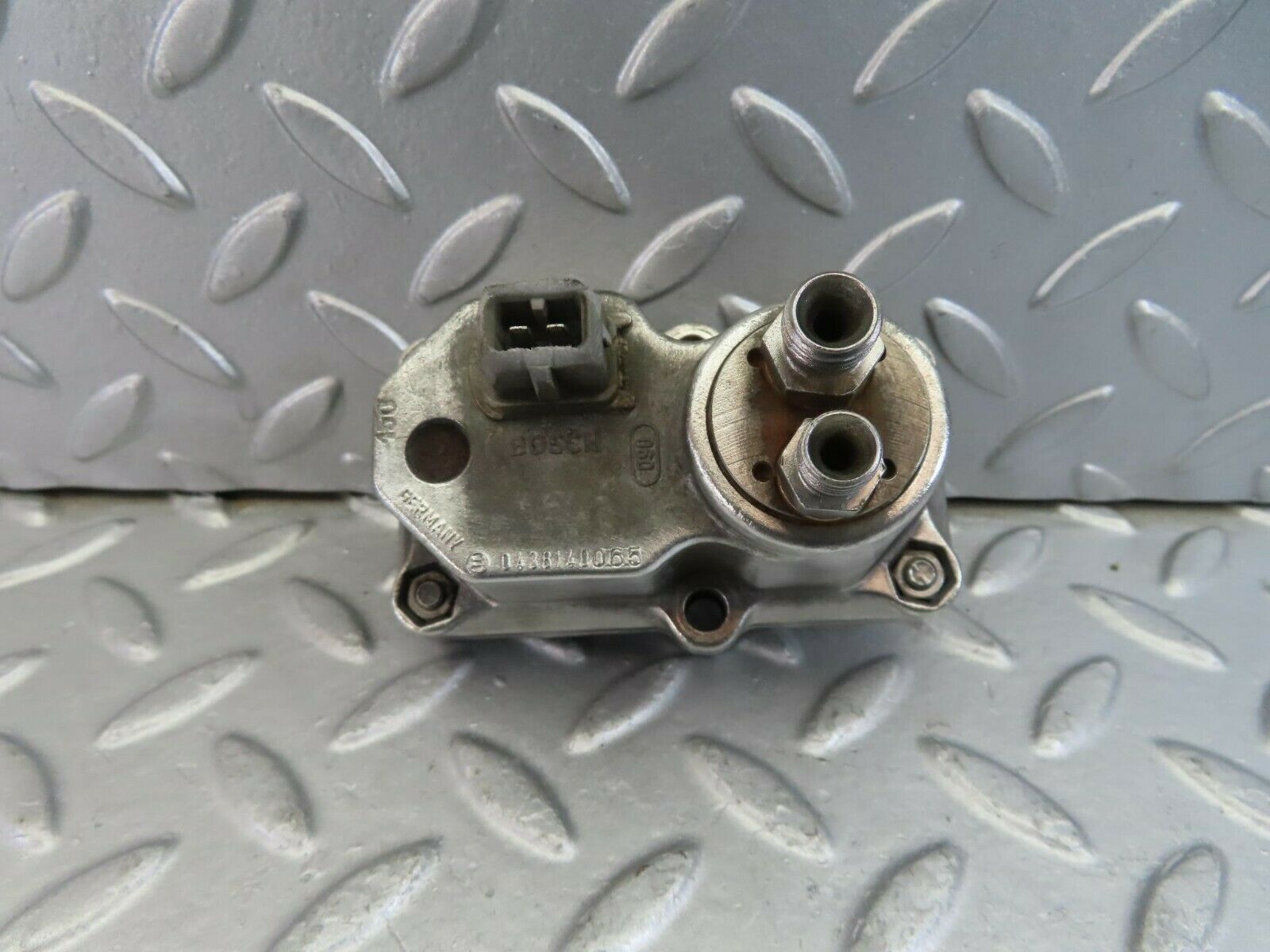 10048 Mercedes-Benz C123 230CE Coupe Warm Up Regulator 0438140065