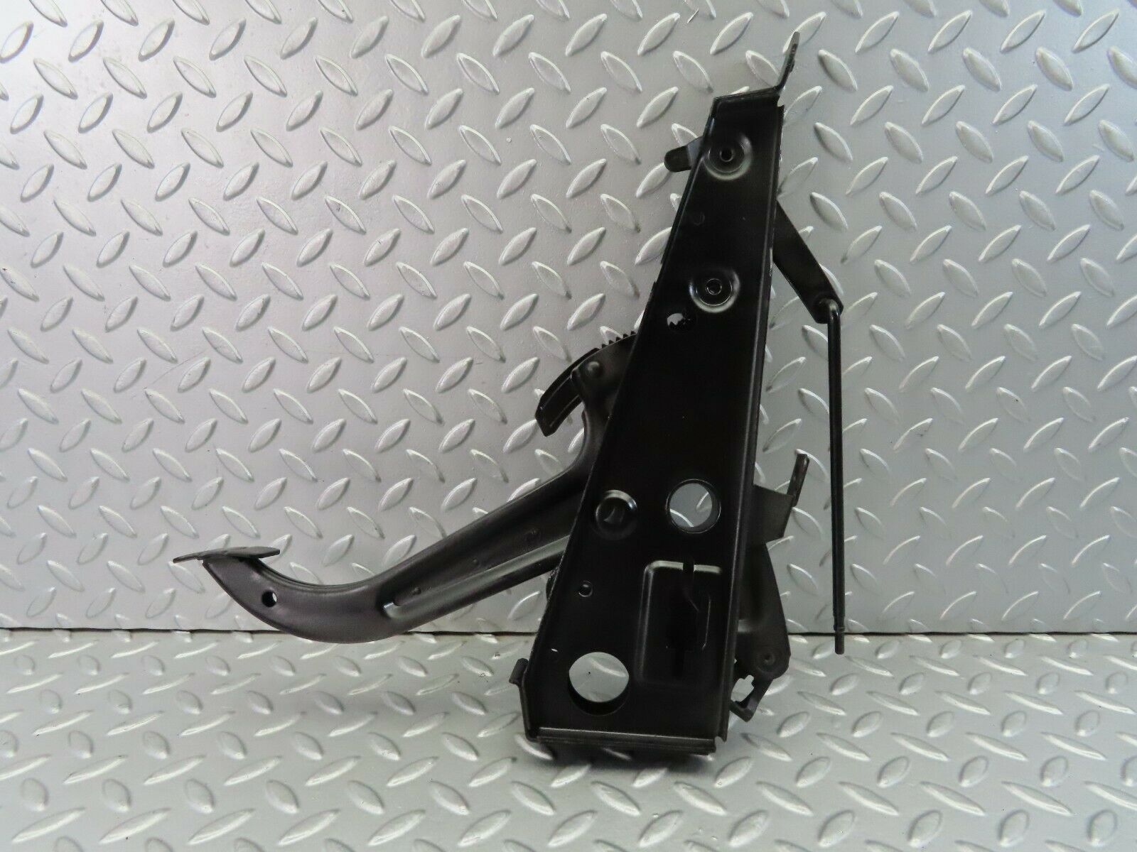 7468 Mercedes-Benz W116 450SSE. Parking Brake Handbrake Pedal