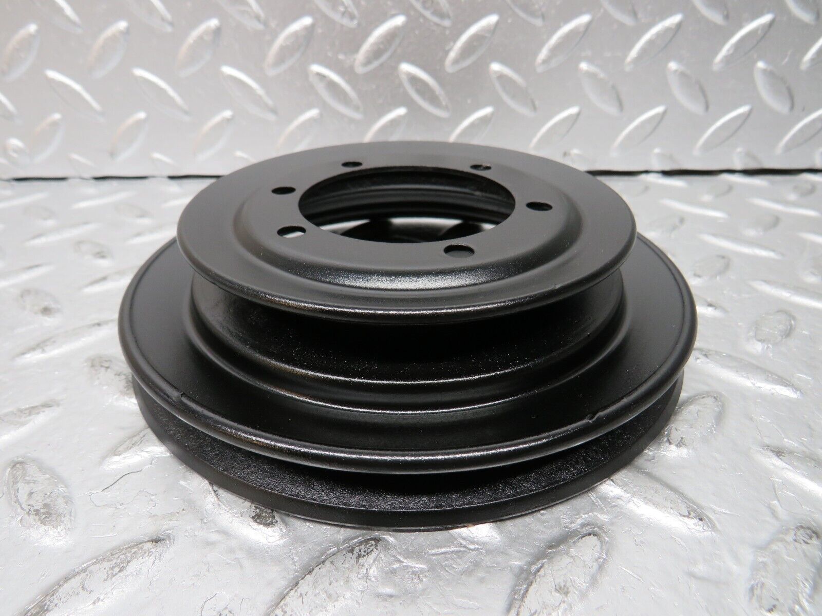 29880 Mercedes-Benz W123 230E Crankshaft Pulley 1020320404