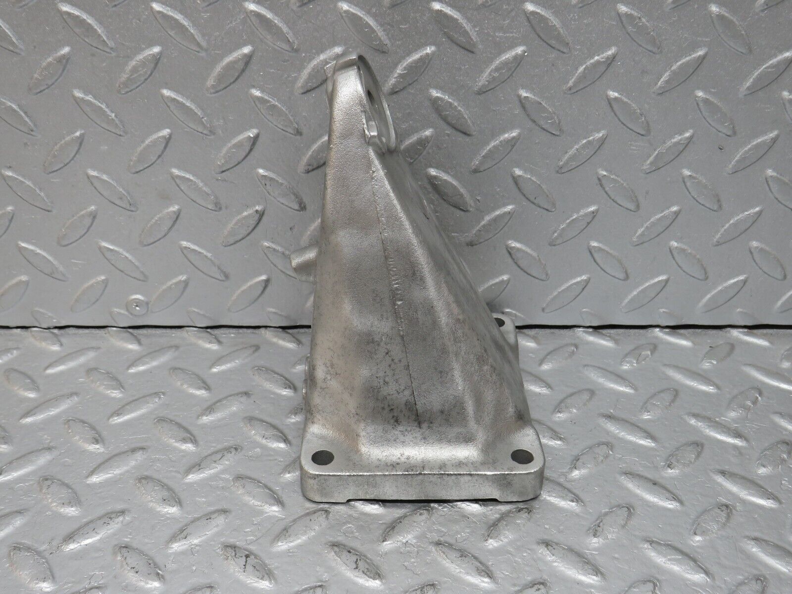 38123 Mercedes-Benz A124 320E Cabriolet Engine Mount Bracket Right 6032236204