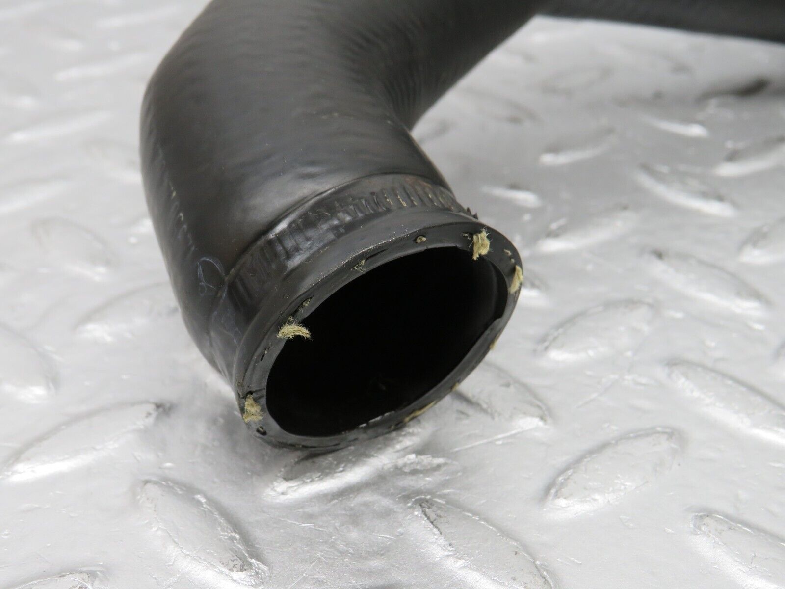 38569 Mercedes-Benz R129 280SL Coupe Radiator Lower Hose Pipe 1295012482