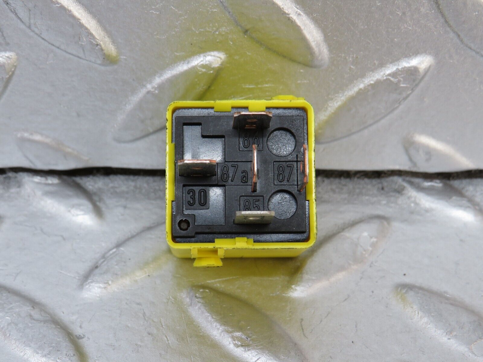 34869 Mercedes-Benz W210 320E Multi Purpose Relay 0025421419