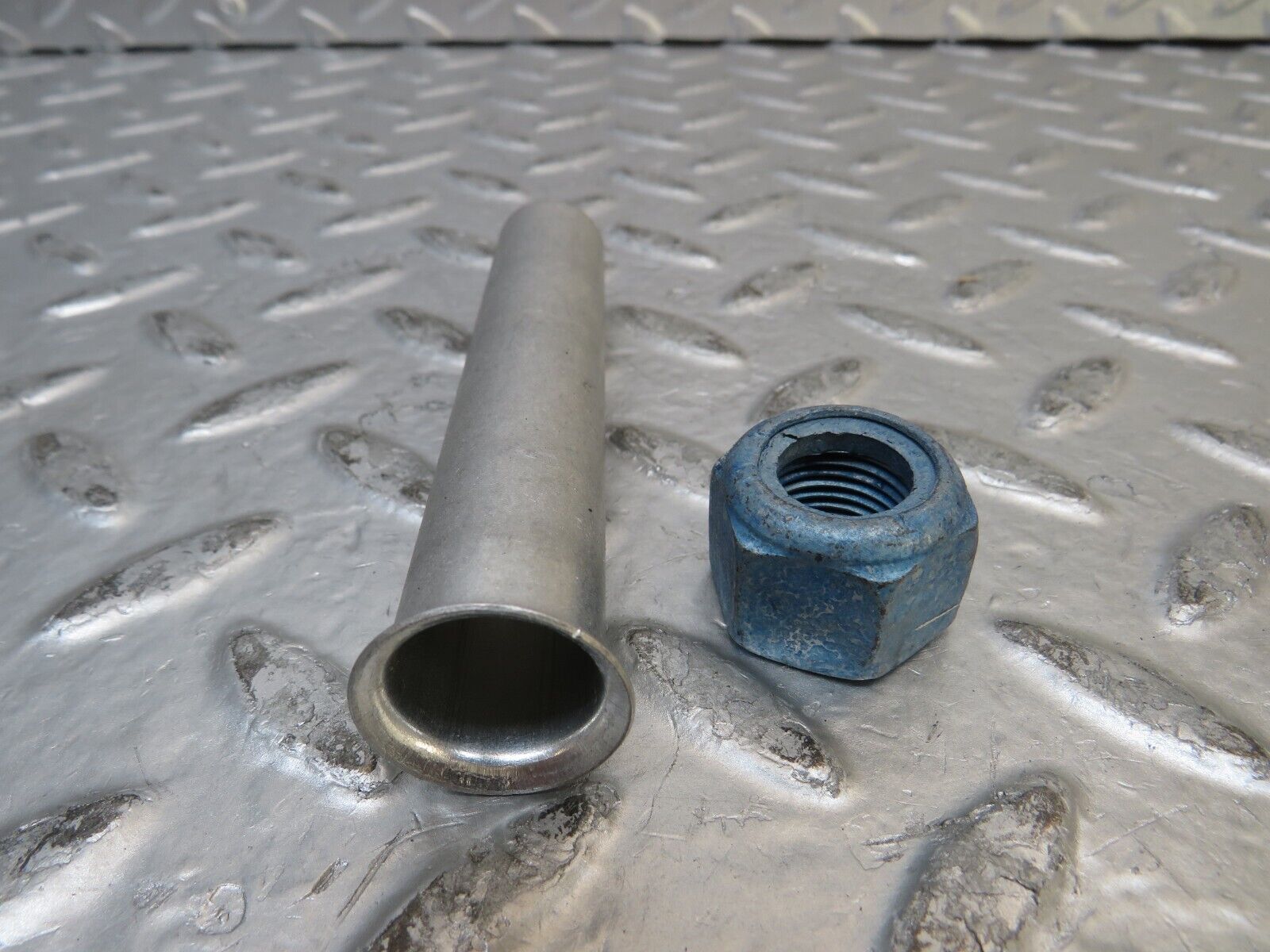 27081 Mercedes-Benz W123 280E Control Arm Bushing Kit New 1233301375