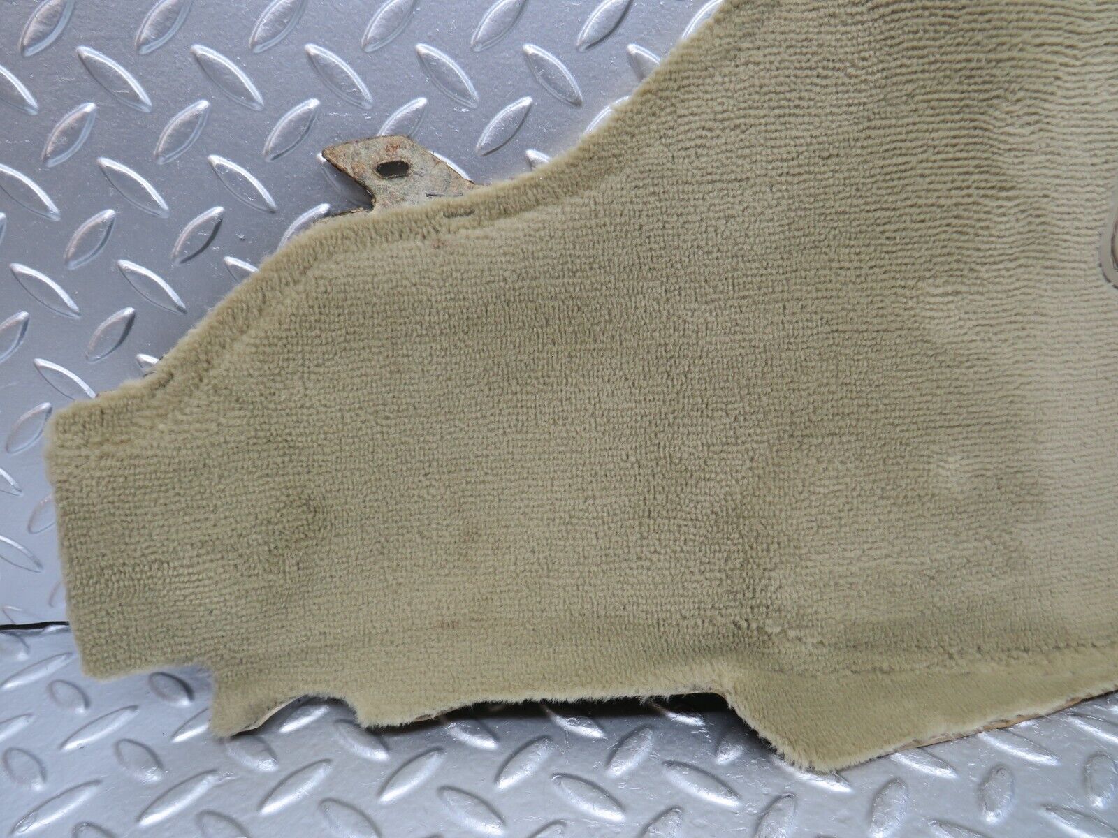 29301 Mercedes-Benz W124 230E Centre Console Carpet Right Side Beige