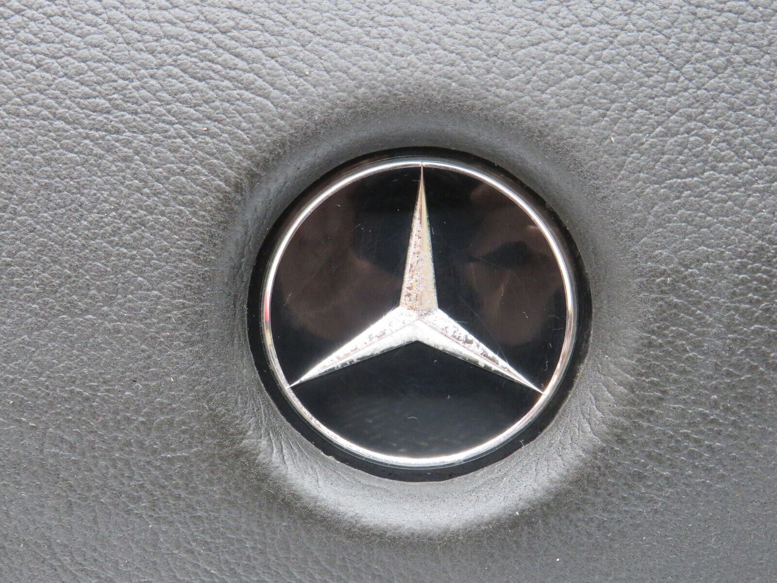 30971 Mercedes-Benz W123 200D Steering Wheel 1164640017