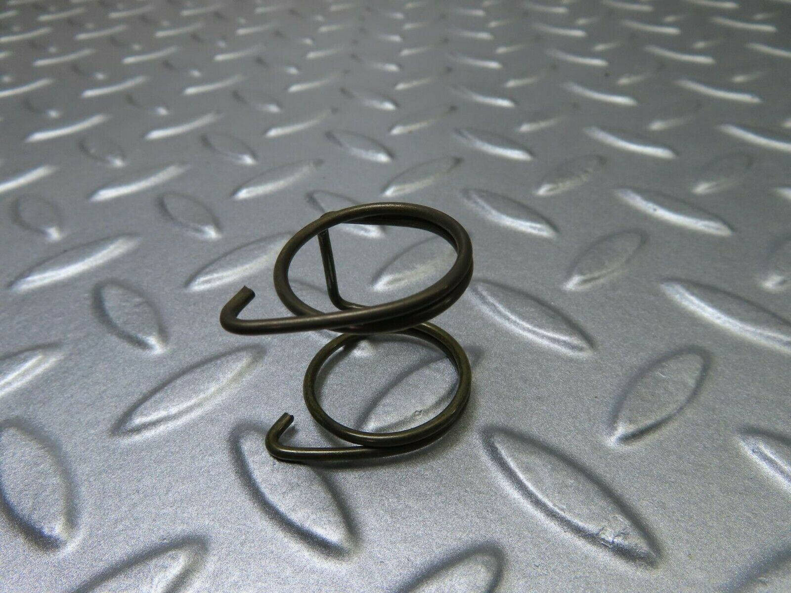 9133 Mercedes-Benz W108 Valve Rocker Arm With Retaining Spring