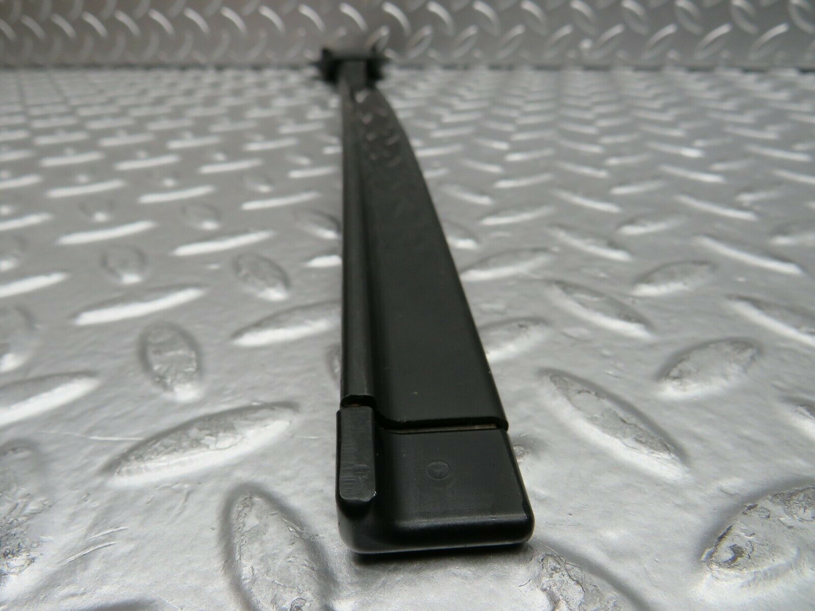 22591 Mercedes-Benz C124 E220 Coupe Seat Belt Runner Right Side