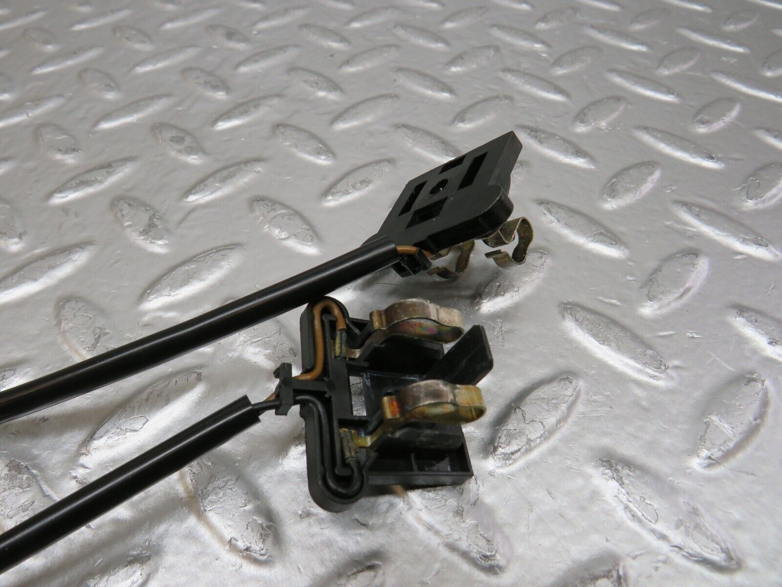 24957 Mercedes-Benz W140 S320 Sun Visor Lighting Contact Switch 2028101012