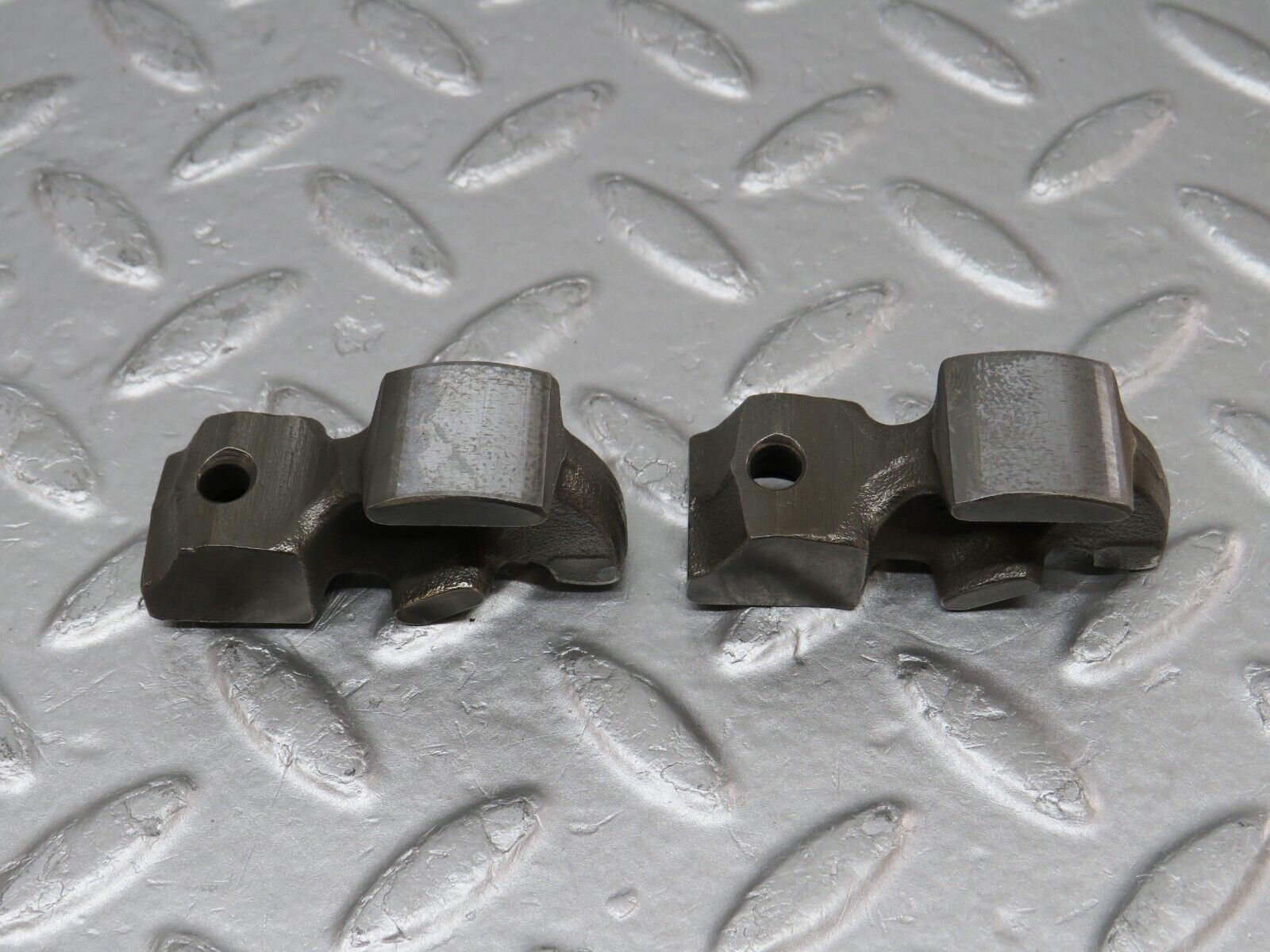 34561 Mercedes-Benz C126 380SEC Coupe Rocker Arm With Valve Tappet