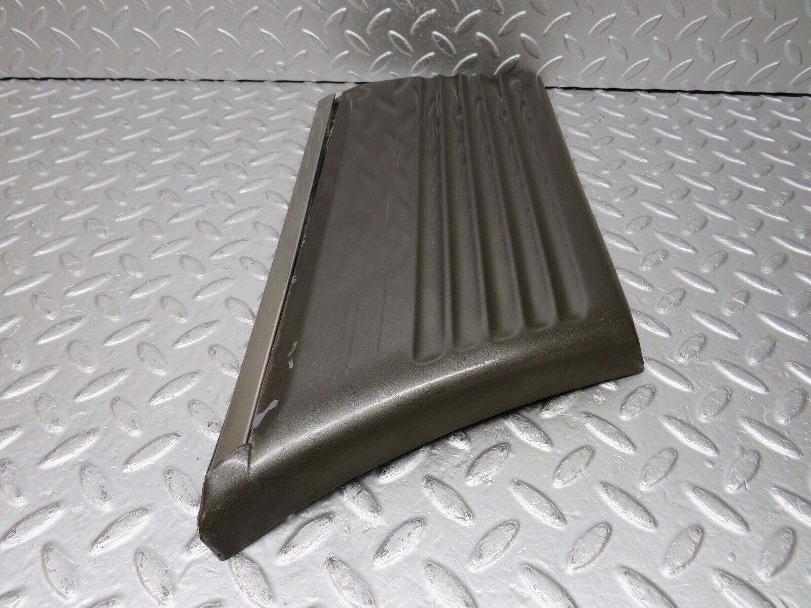 34373 Mercedes-Benz C126 380SEC Front Left Fender Wing Lower Moulding 1266900140