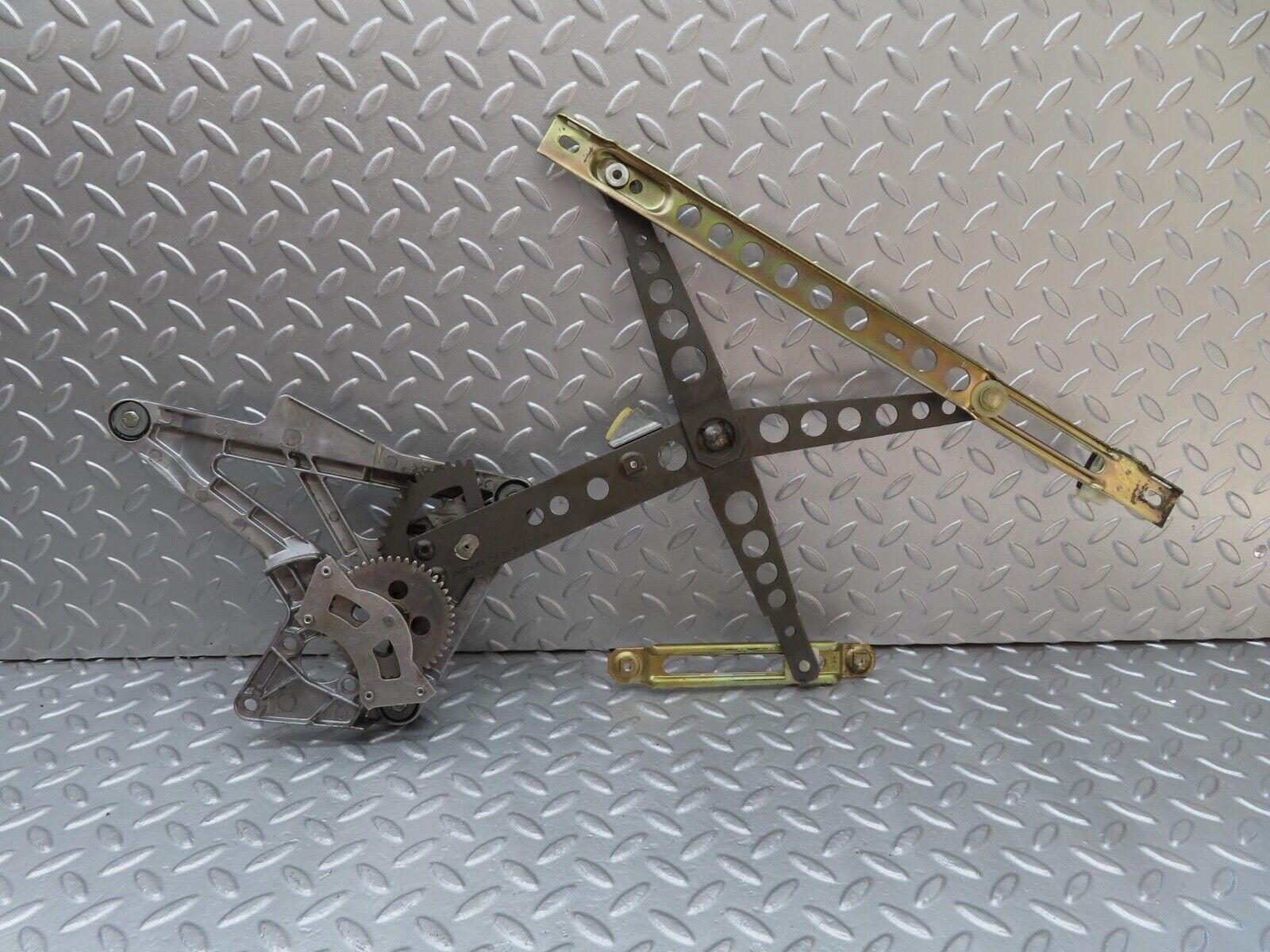 16007 Mercedes-Benz W123 280E Front Right Power Window Regulator 1237202846