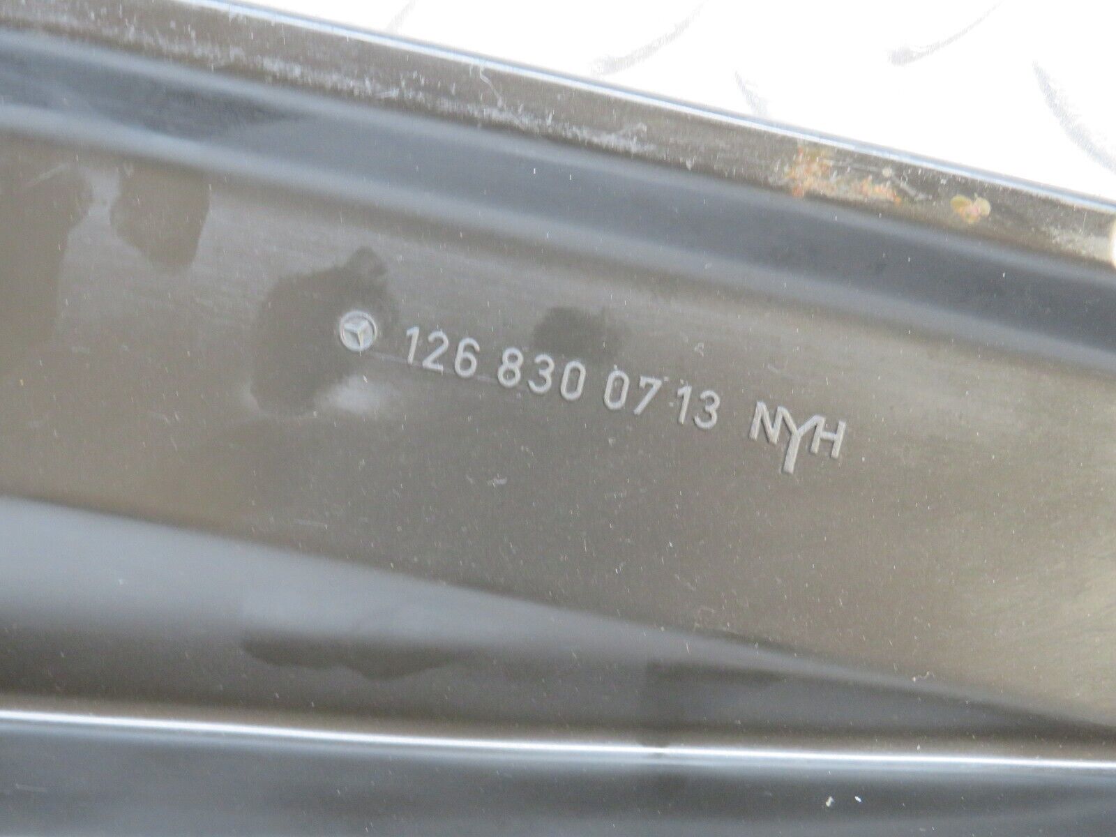 37031 Mercedes-Benz C126 420SEC Coupe Water Drain 1268300813 1268300713