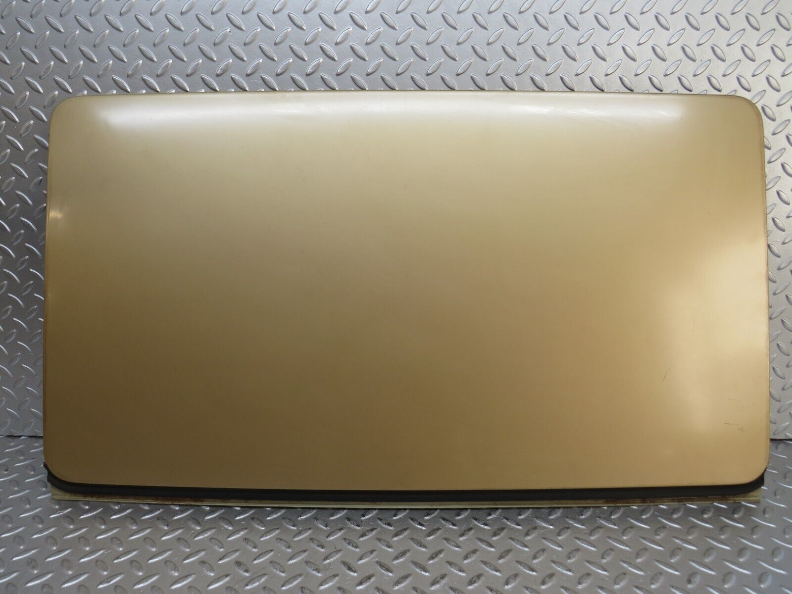 28418 Mercedes-Benz S123 240D Wagon Sunroof Panel