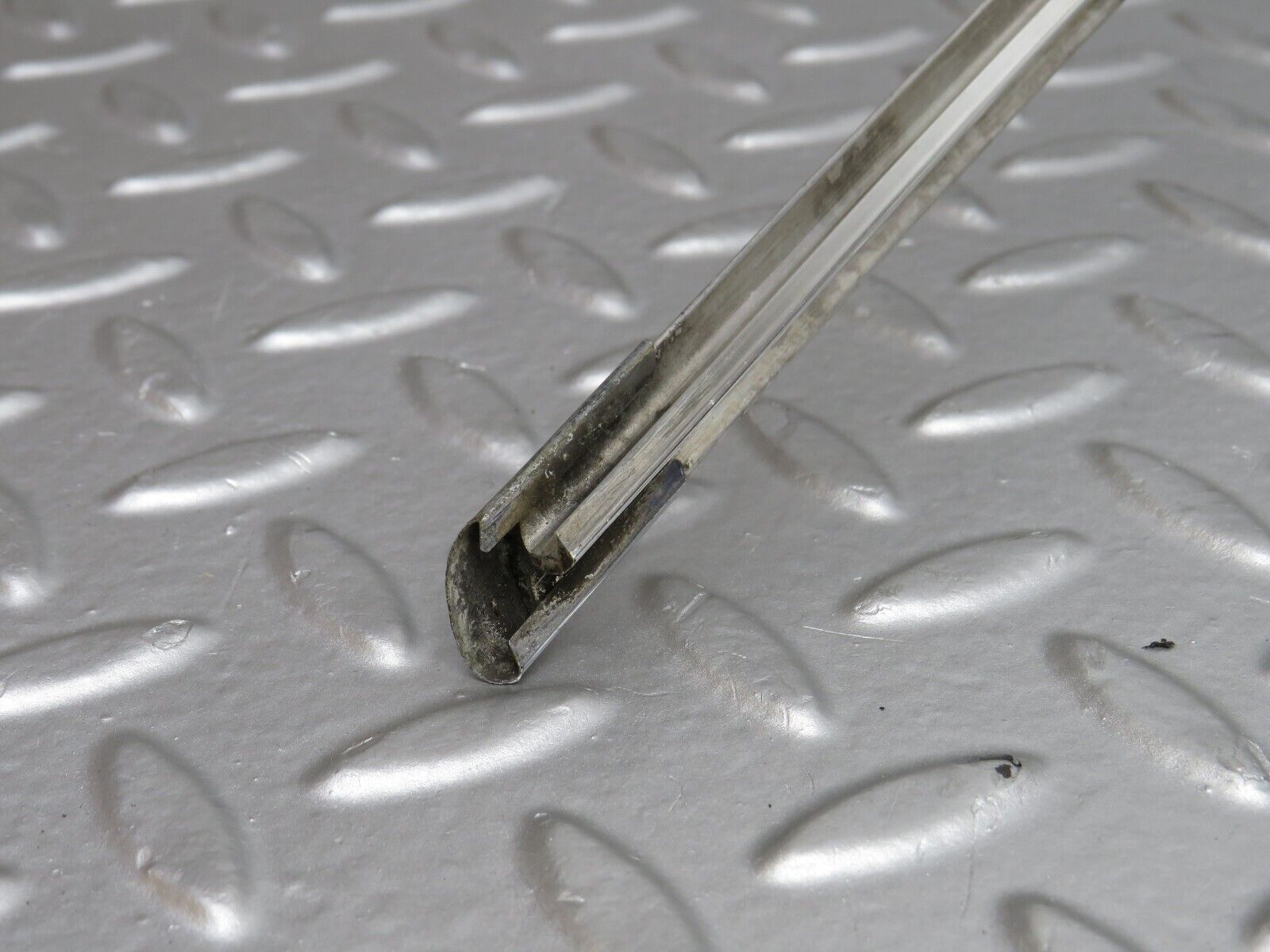 40492 Mercedes-Benz W110 230 Rear Windscreen Chrome Frame