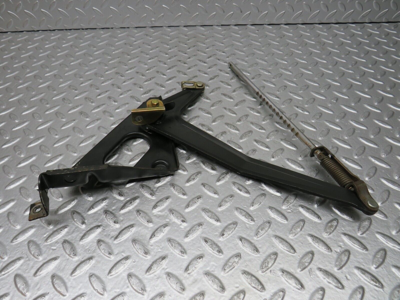 32071 Mercedes-Benz W123 230E Handbrake Regulator