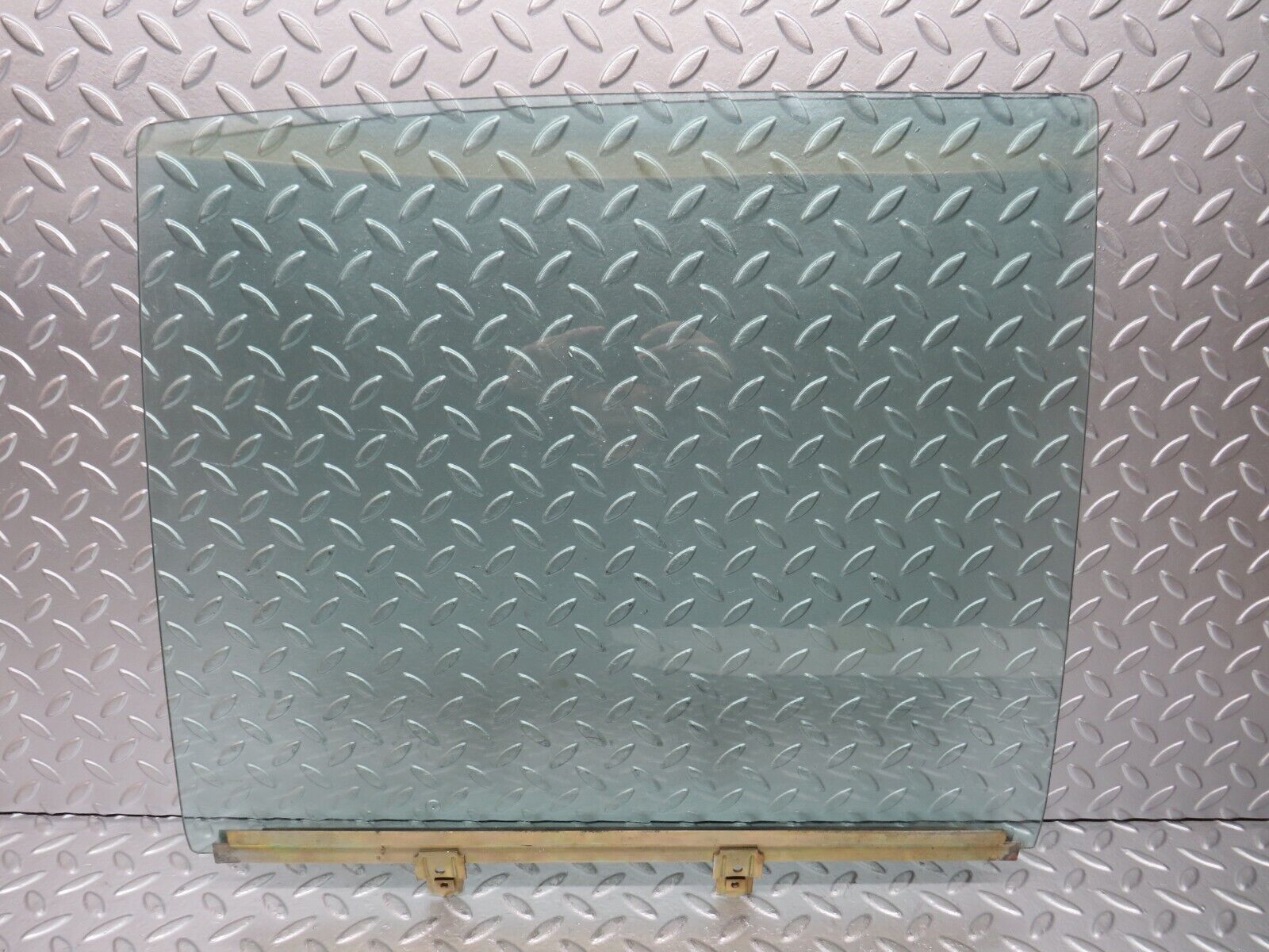 27889 Mercedes-Benz W123 280E Rear Right Door Window Glass