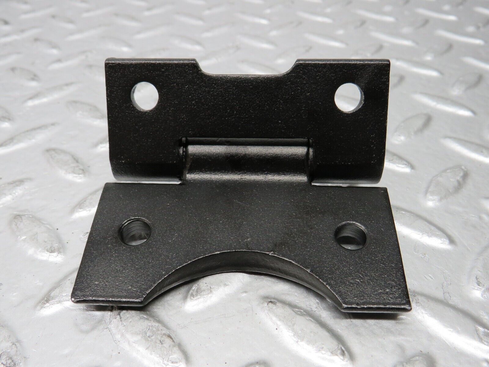 26867 Mercedes-Benz W123 240D Door Hinge Pair 1237200037