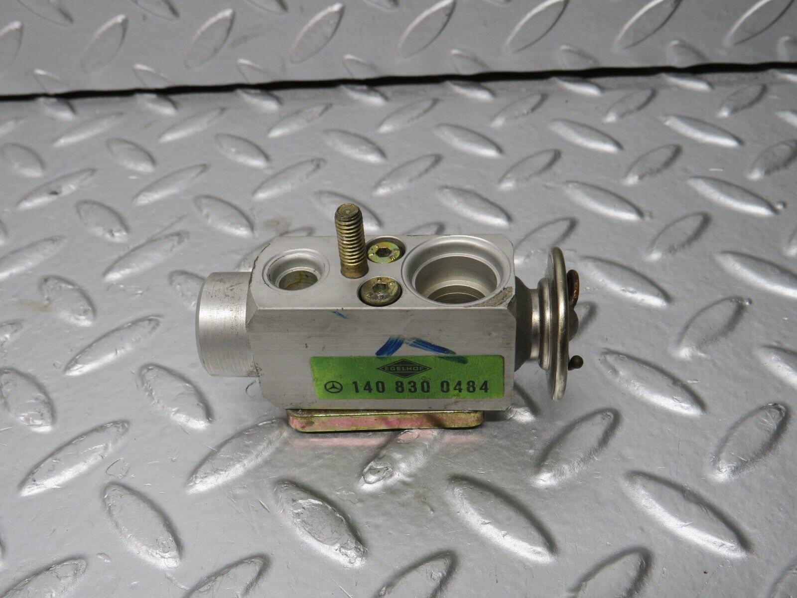 31911 Mercedes-Benz S124 220TE Wagon Air Condition Expansion Valve 1248300484