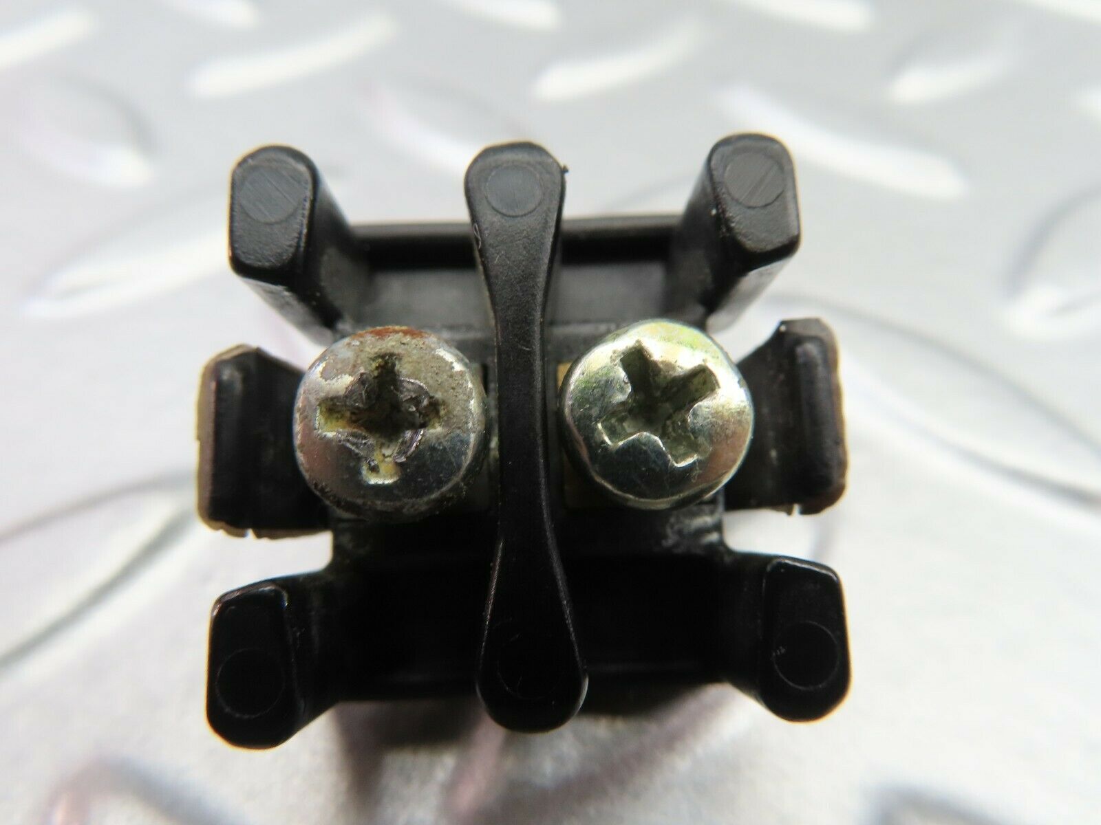 6514 Mercedes-Benz S124 E220 Wagon Wiring Cable Junction Box 0005400269