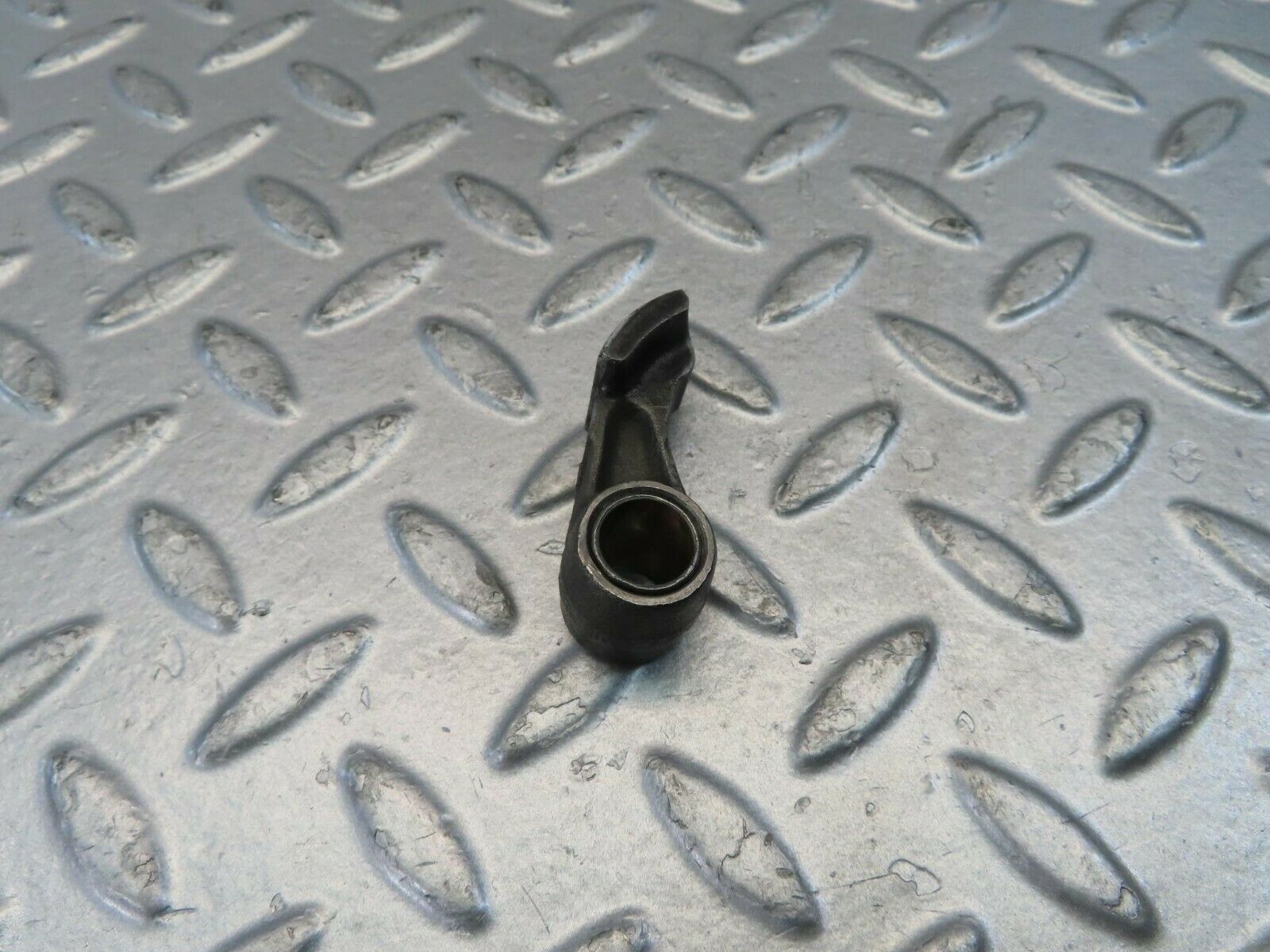 10975 Mercedes-Benz W115 220D Rocker Arm