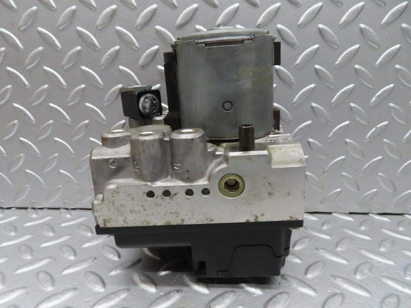 15001 Mercedes-Benz W140 S320 ABS Pump Bosch 0130108036