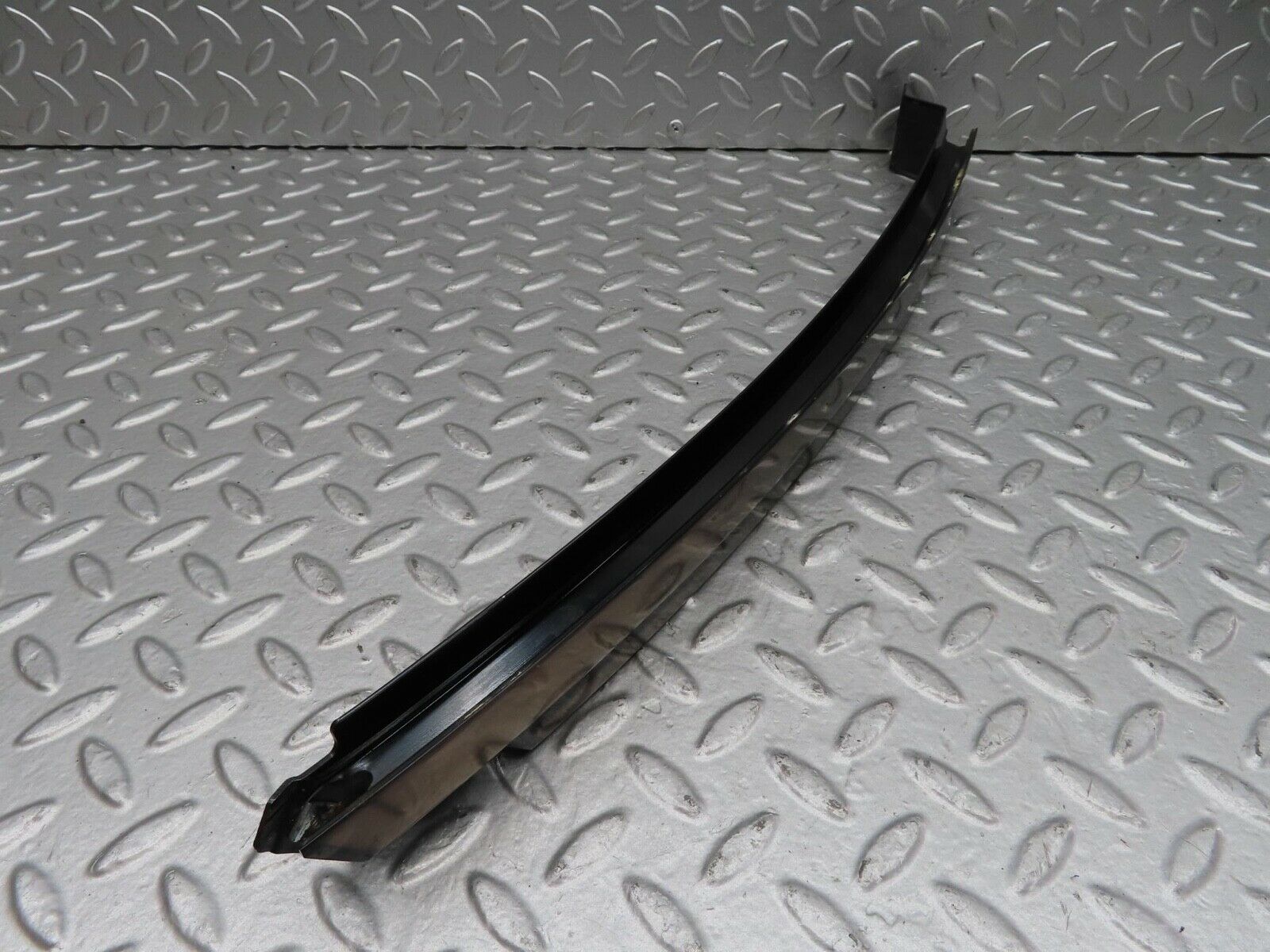 15027 Mercedes-Benz W140 S320 Rear Right Door Window Channel