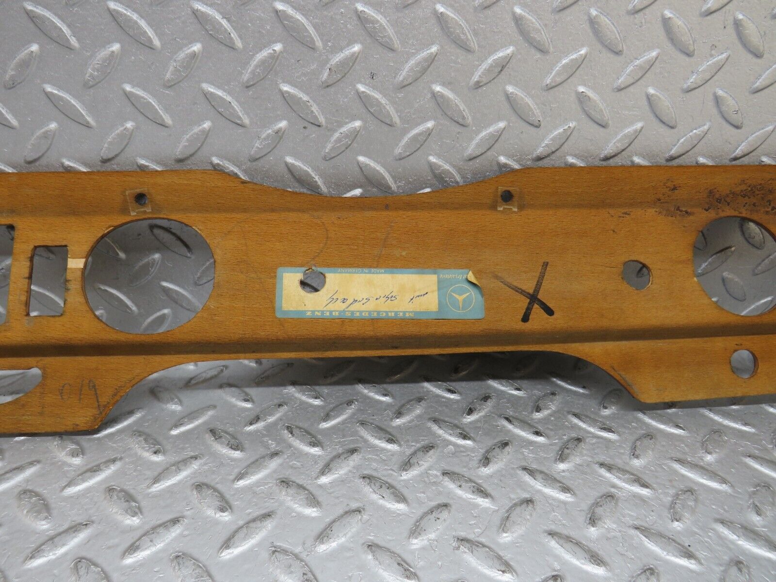 37427 Mercedes-Benz W109 300SEL Dashboard Wood Panel Trim