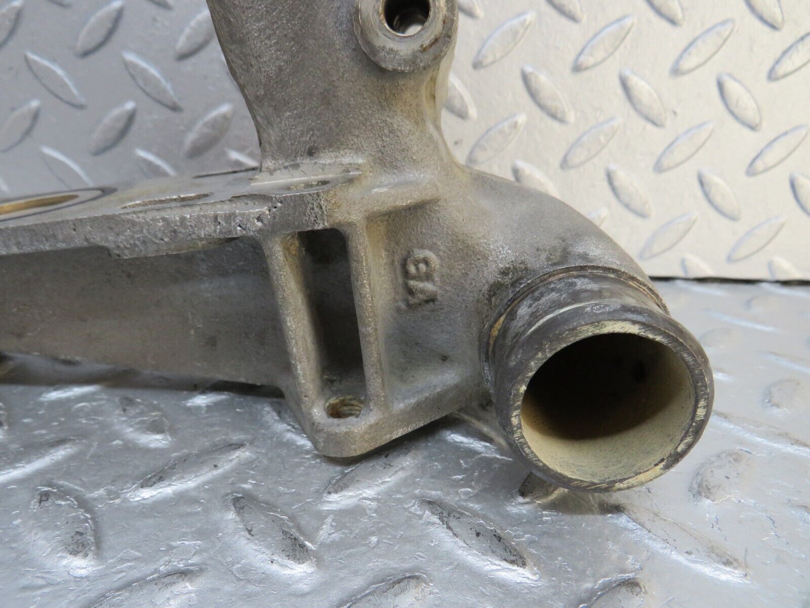 37589 Mercedes-Benz W109 300SEL Air Suspension Compressor Bracket 1161311335