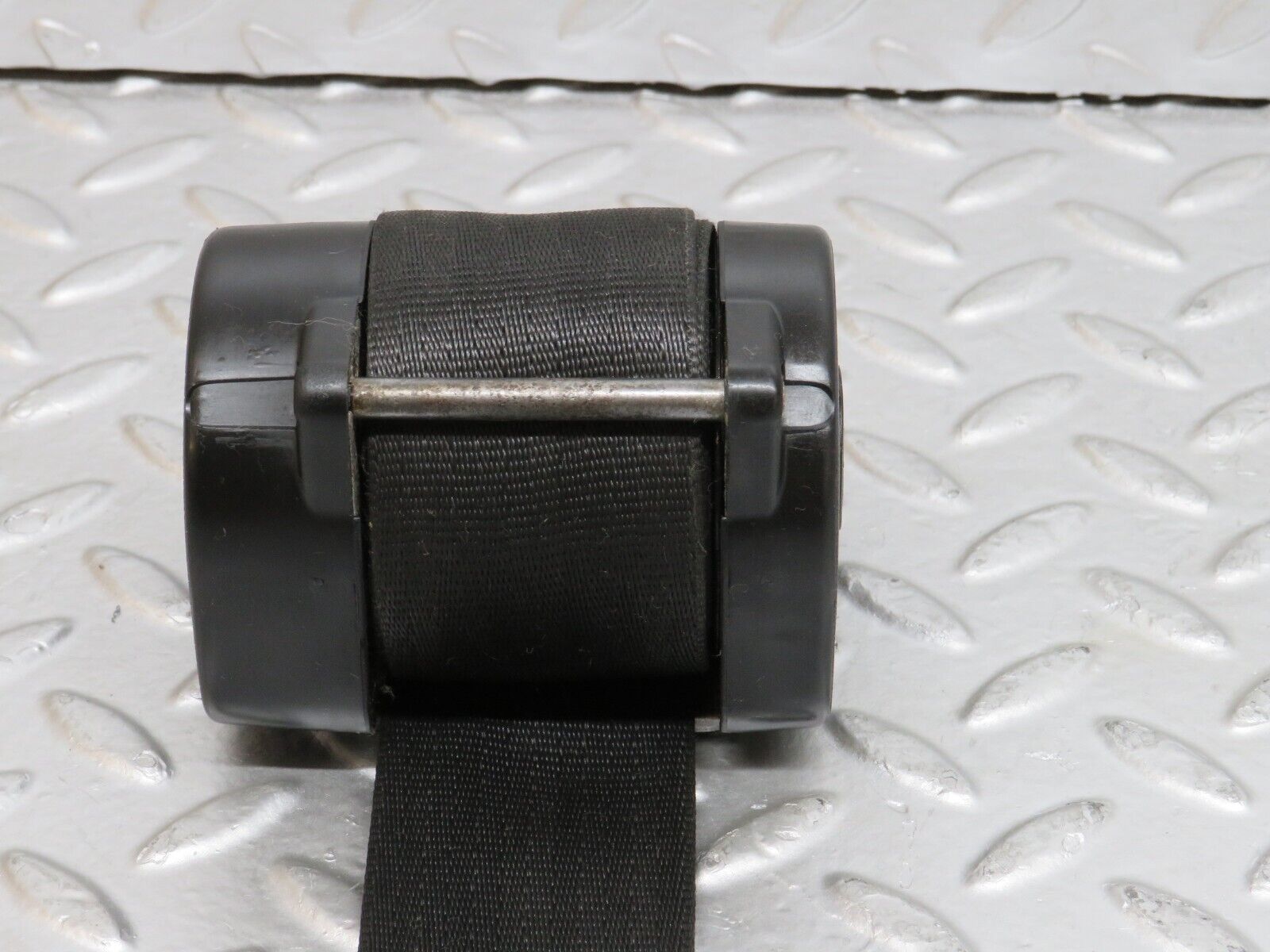 28162 Mercedes-Benz W123 280E Front Left Seat Belt 1238605285