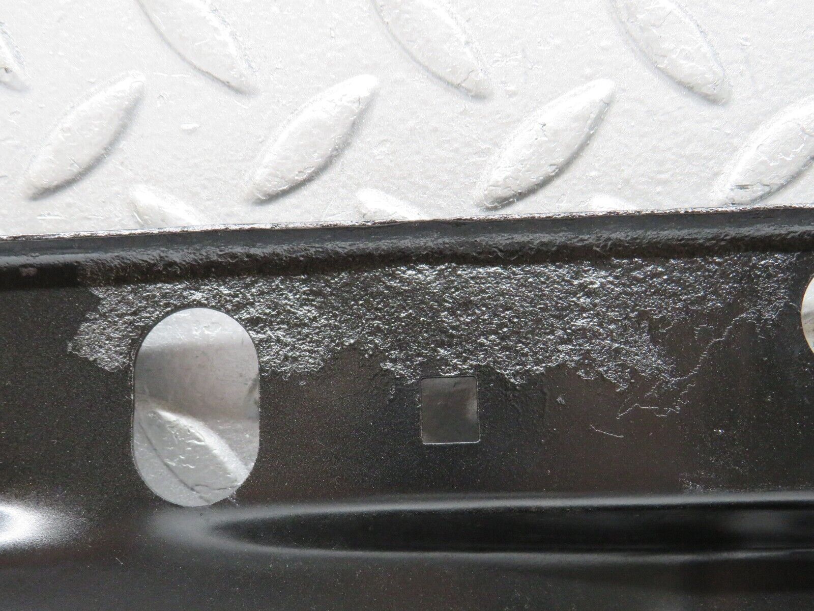 37788 Mercedes-Benz A124 320E Cabrio Rear Right Window Upper Support Bracket