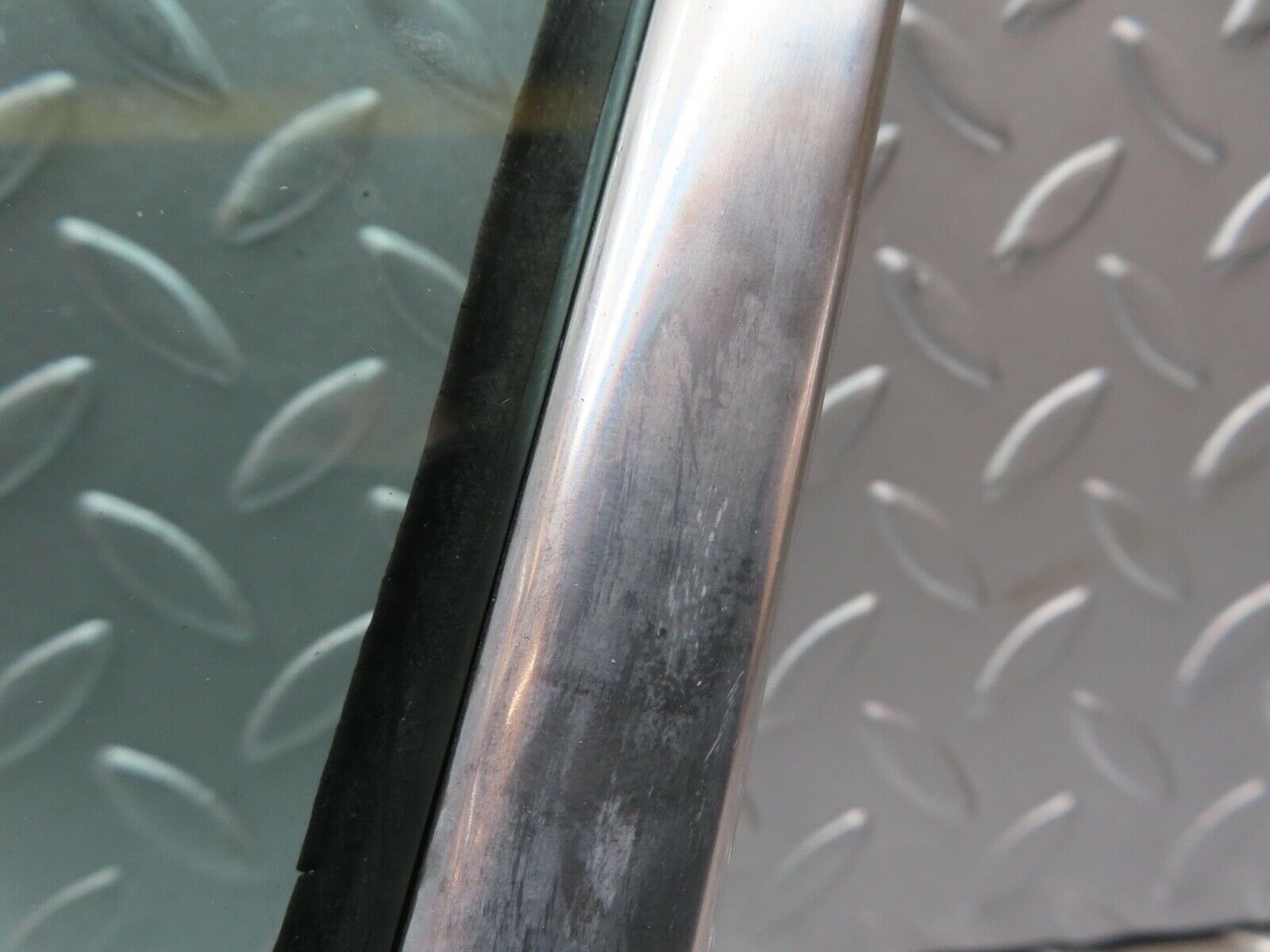 13096 Mercedes-Benz W111 220S Front Left Quarter Window Glass