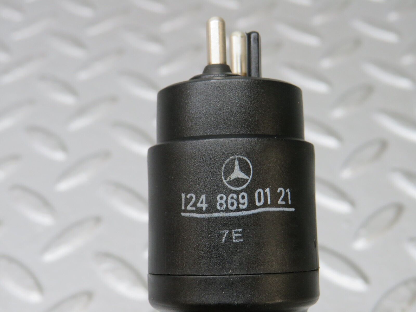 36898 Mercedes-Benz C126 420SEC Coupe Windscreen Washer Pump 1248690121