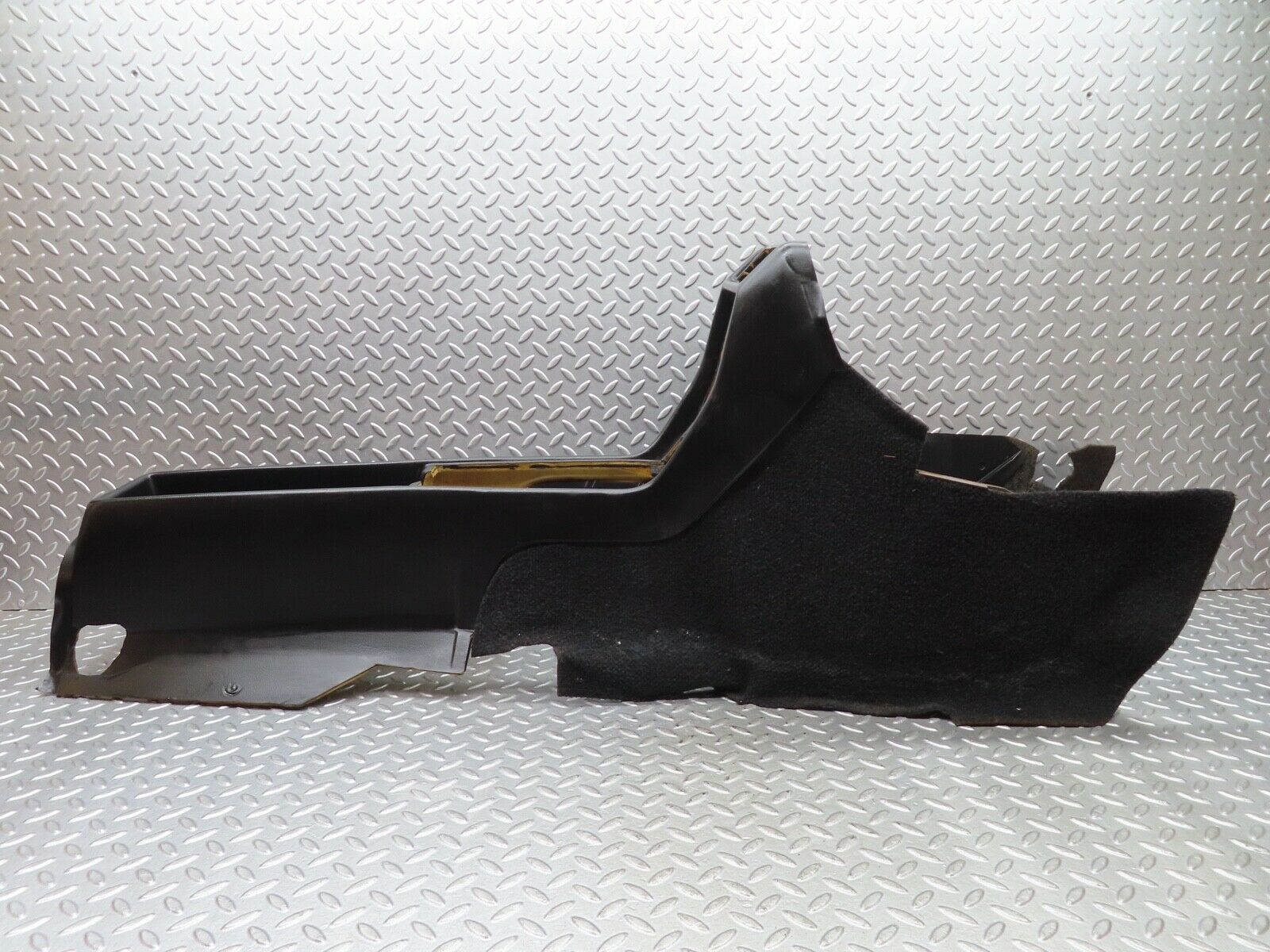 19027 Mercedes-Benz W123 300D Centre Console Black