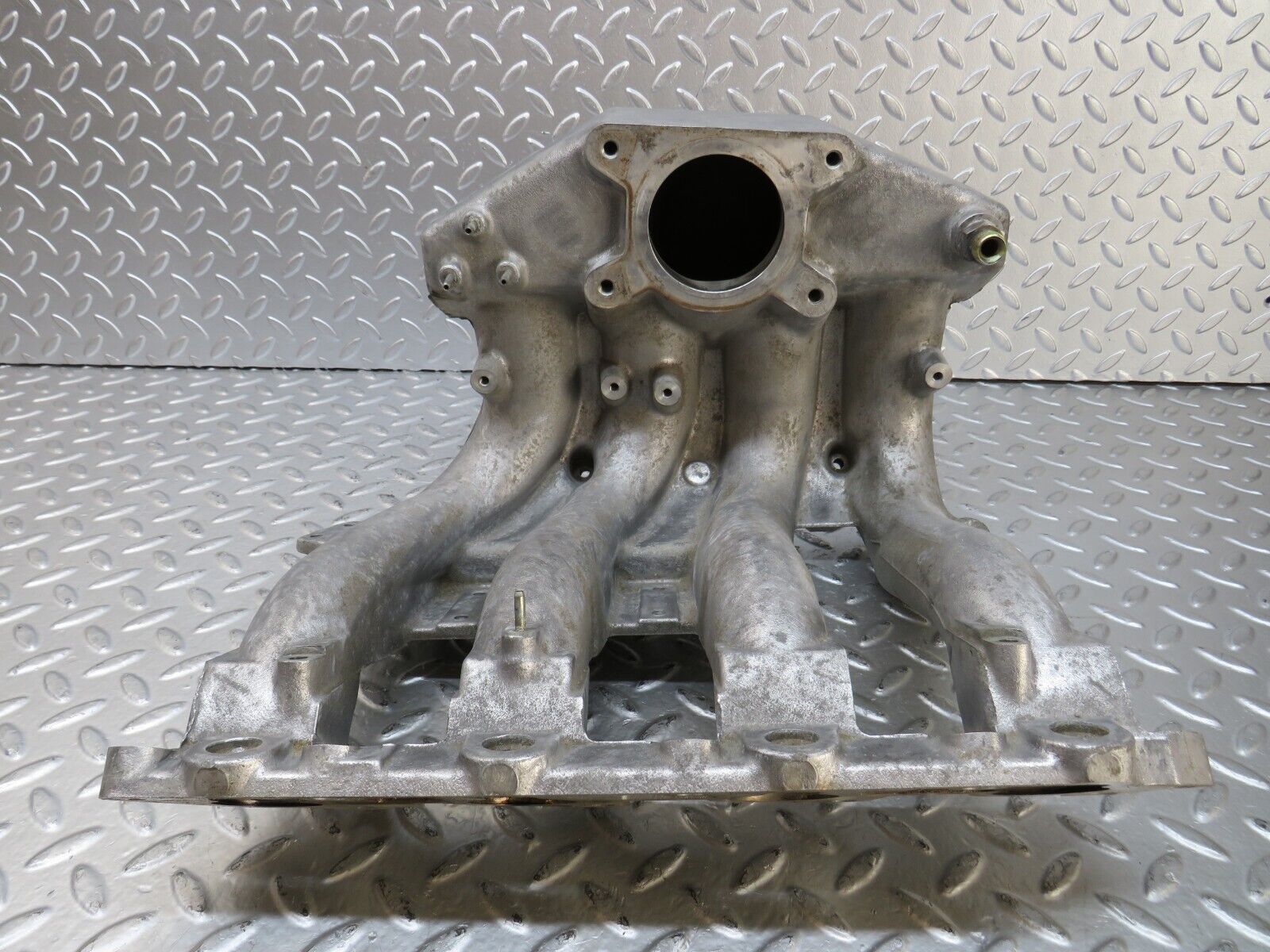 26663 Mercedes-Benz C124 220CE Coupe Intake Manifold 1111411201