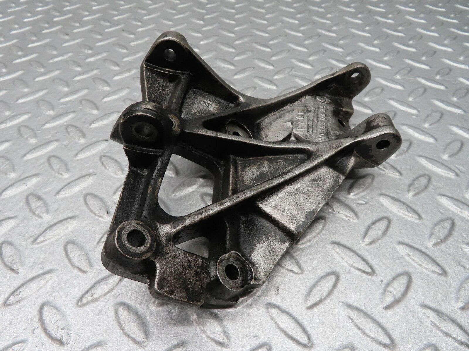 14063 Mercedes-Benz C107 280SLC Alternator Generator Bracket 1101550435