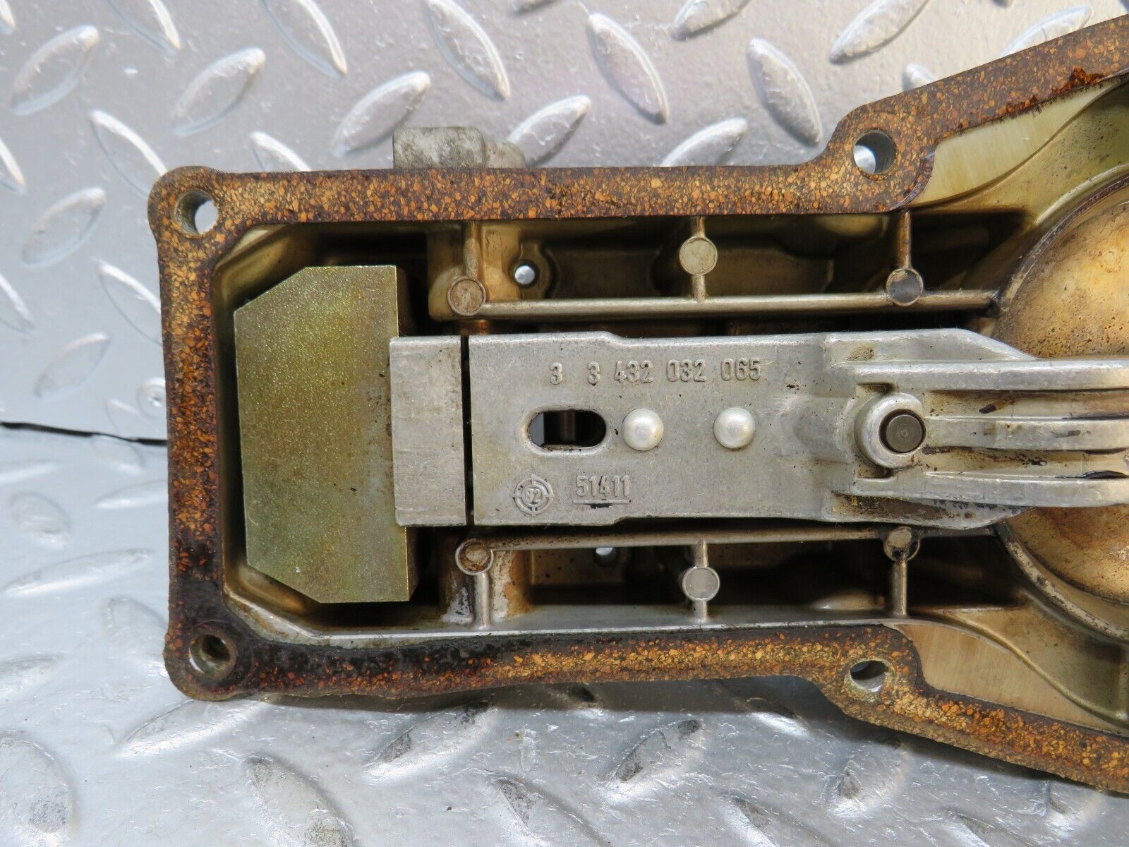 30012 Porsche 924 Air Flow Mass Meter Sensor Bosch 0438120101 047133353