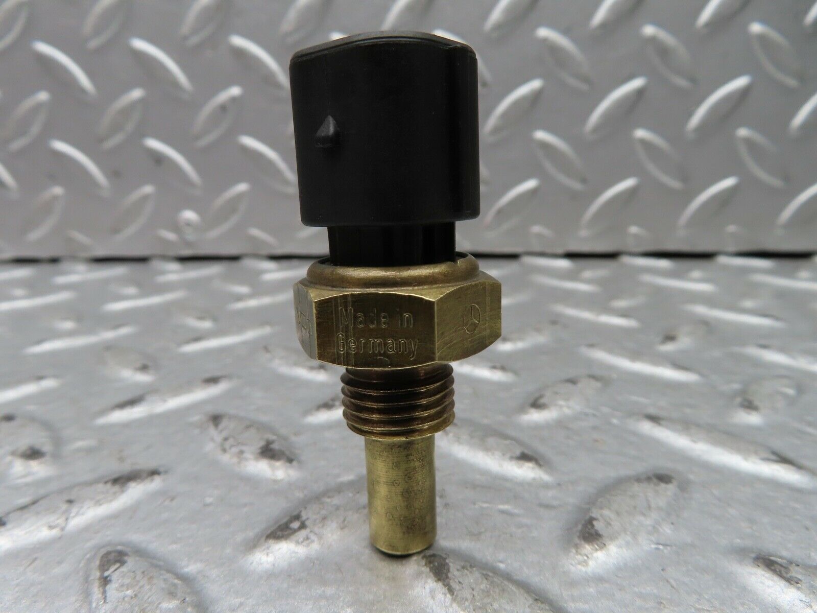 19679 Mercedes-Benz C140 CL420 Coupe Coolant Temperature Sensor 0115425117