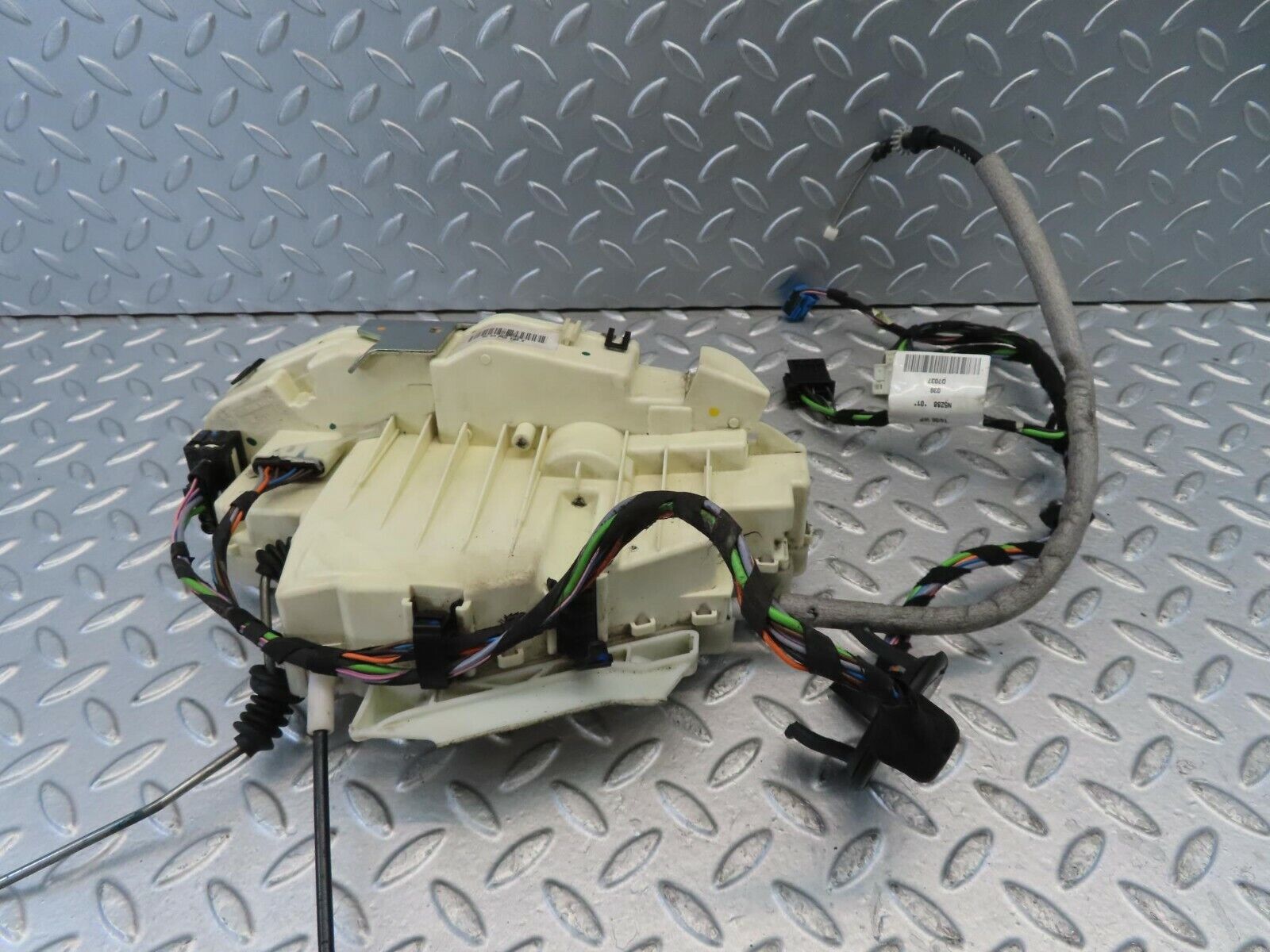 11175 Mercedes-Benz W221 S320 Rear Left Soft Close Door Lock 2217302935