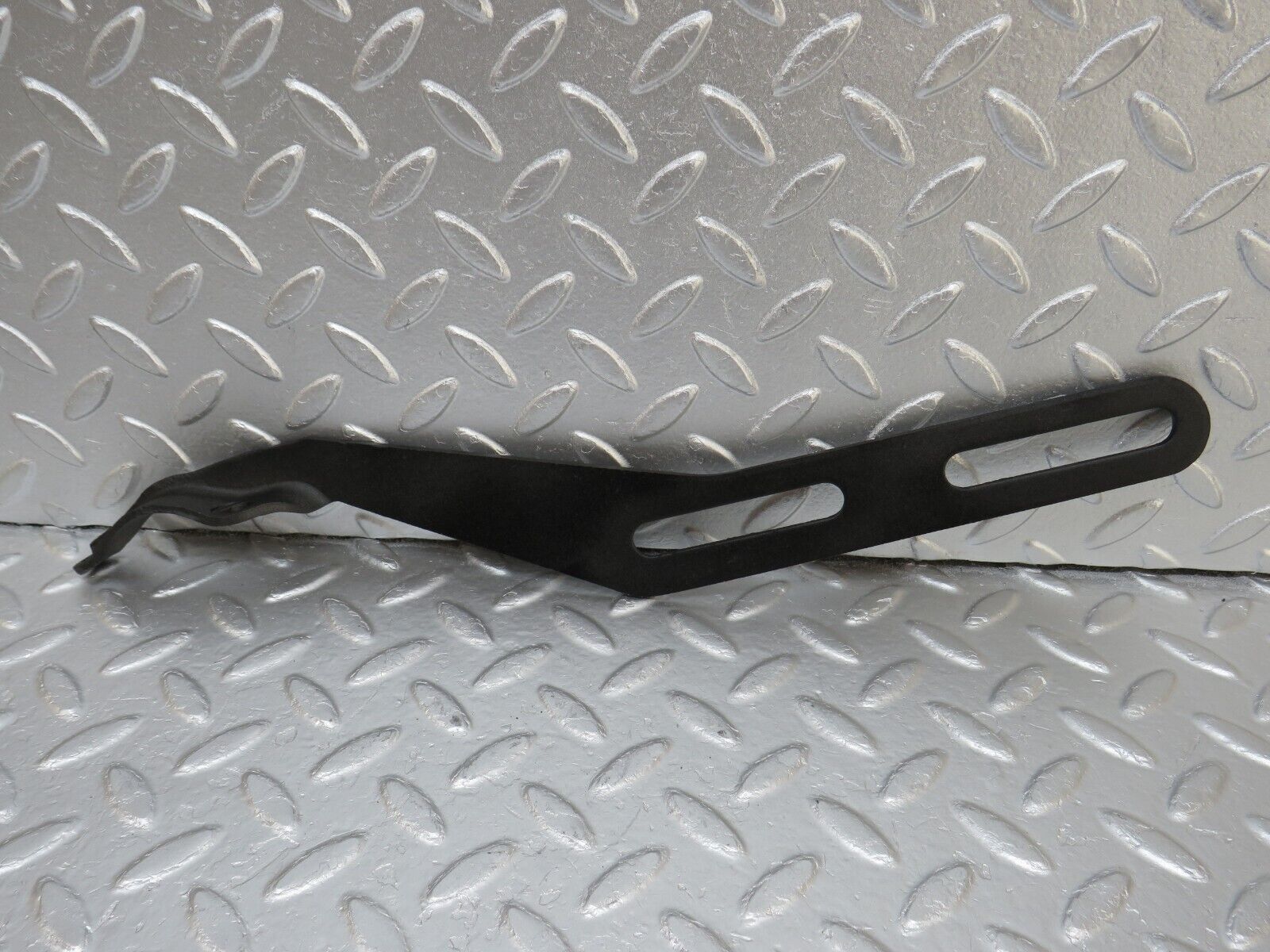 34611 Mercedes-Benz C126 380SEC Coupe Exhaust Bracket