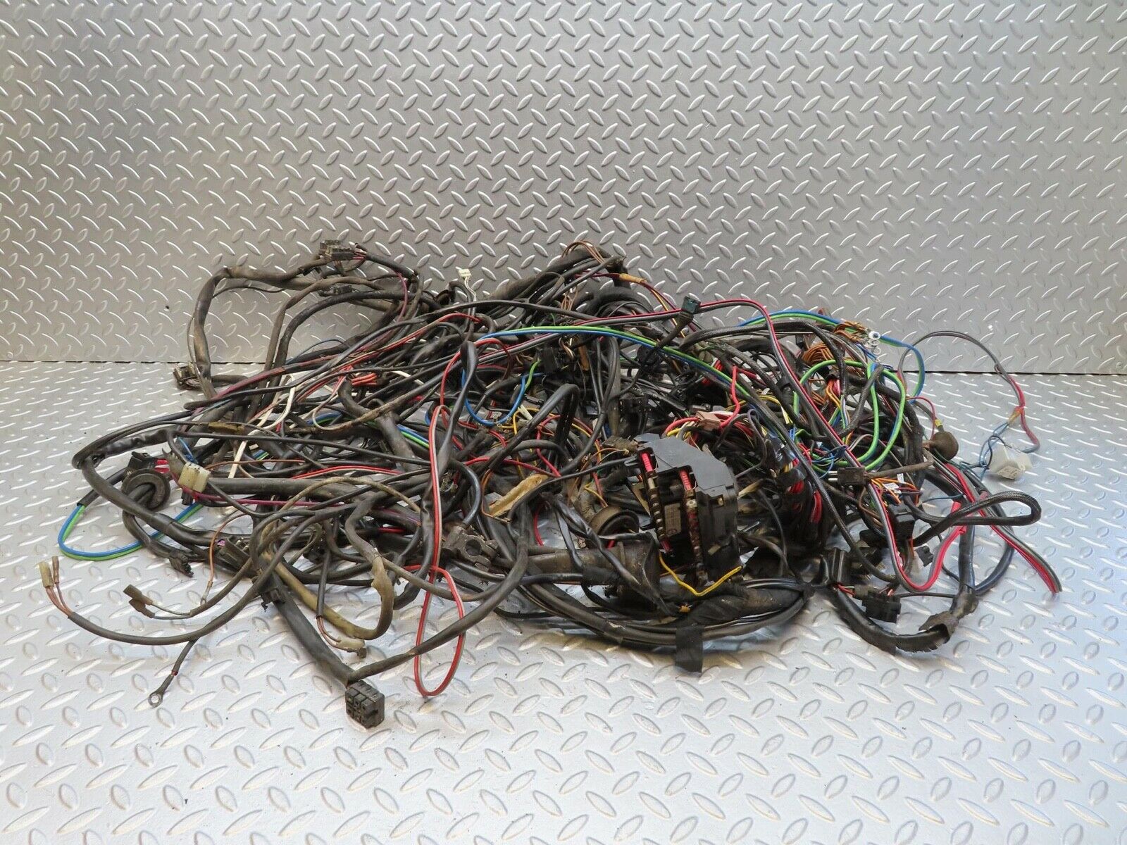 16142 Mercedes-Benz W123 280E Engine Chassis Body Wire Wiring Harness