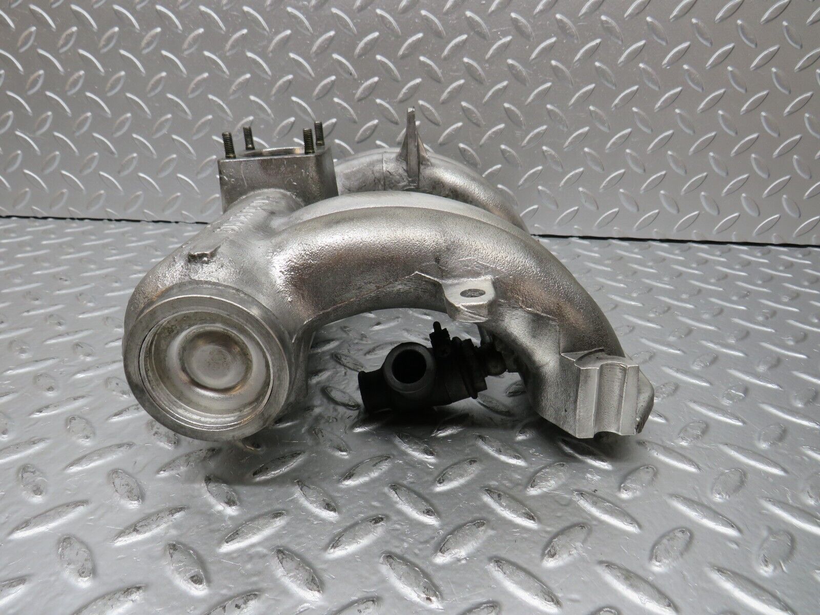 31142 Mercedes-Benz W123 200D Wagon Intake Manifold 6151410201