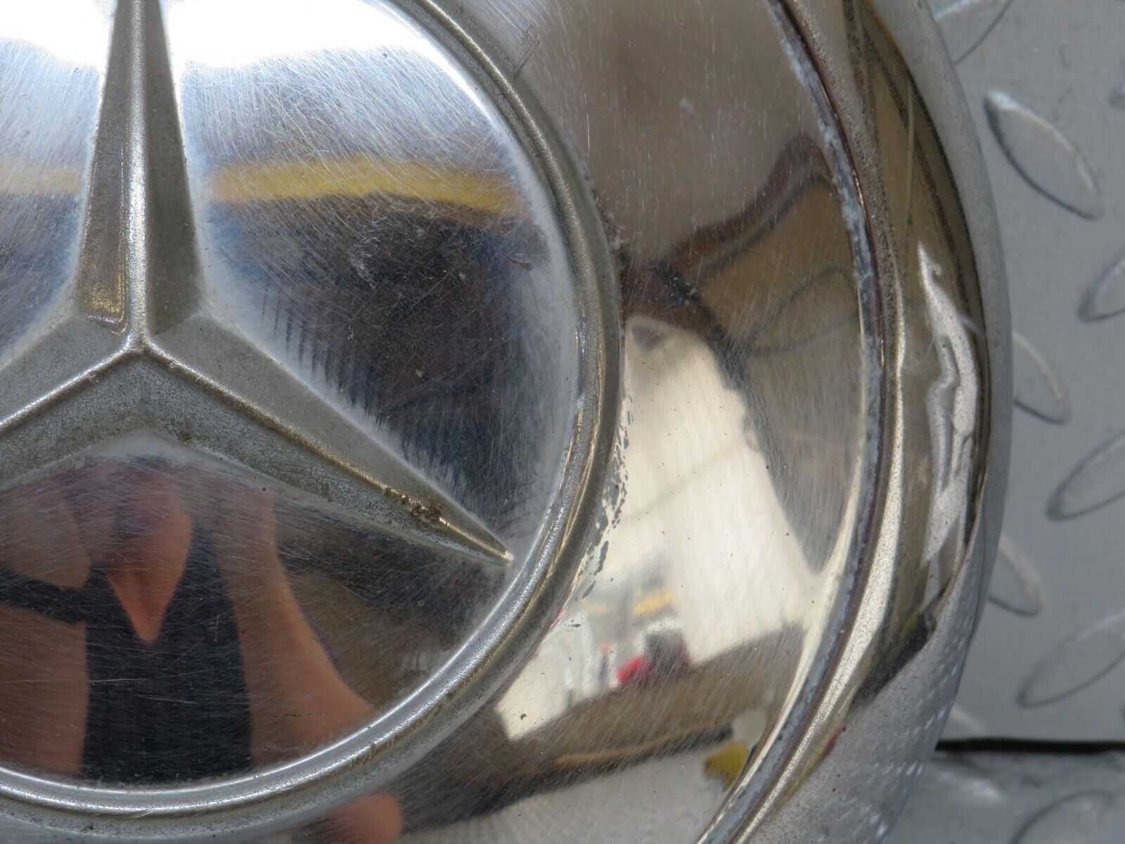 35762 Mercedes-Benz W108 Chrome Wheel Hub Cap