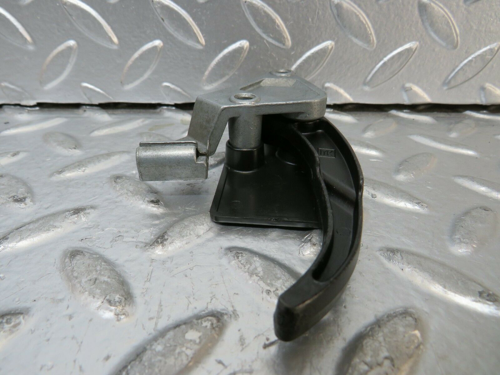 23356 Mercedes-Benz W116 350SE Bonnet Release Handle 1168800059