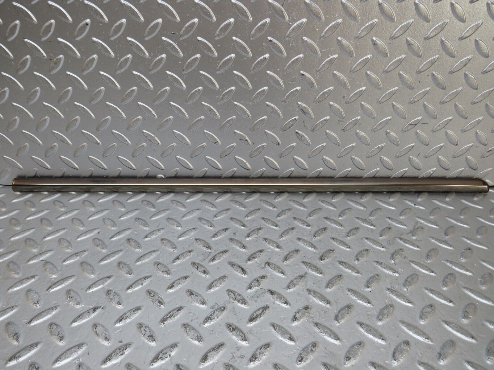 26461 Mercedes-Benz C124 220CE Coupe Rear Right Window Exterior Chrome Trim