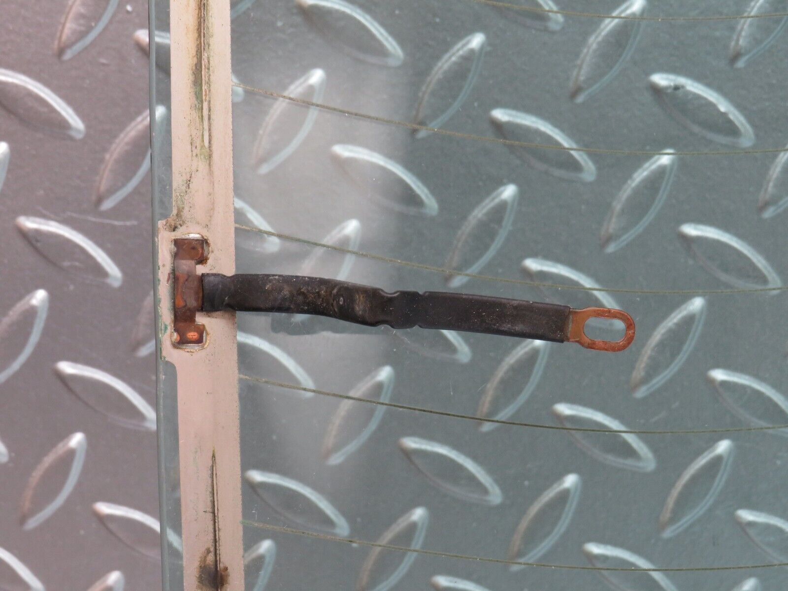 33806 Mercedes-Benz W201 190E 2.0L Rear Heated Windscreen Glass