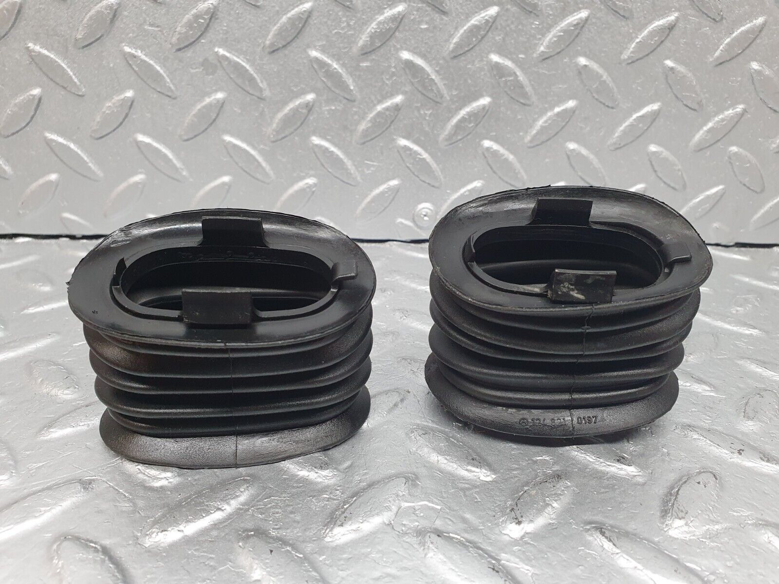 41029 Mercedes-Benz W126 300SE Front Door Wire Protector Rubber 1248210197