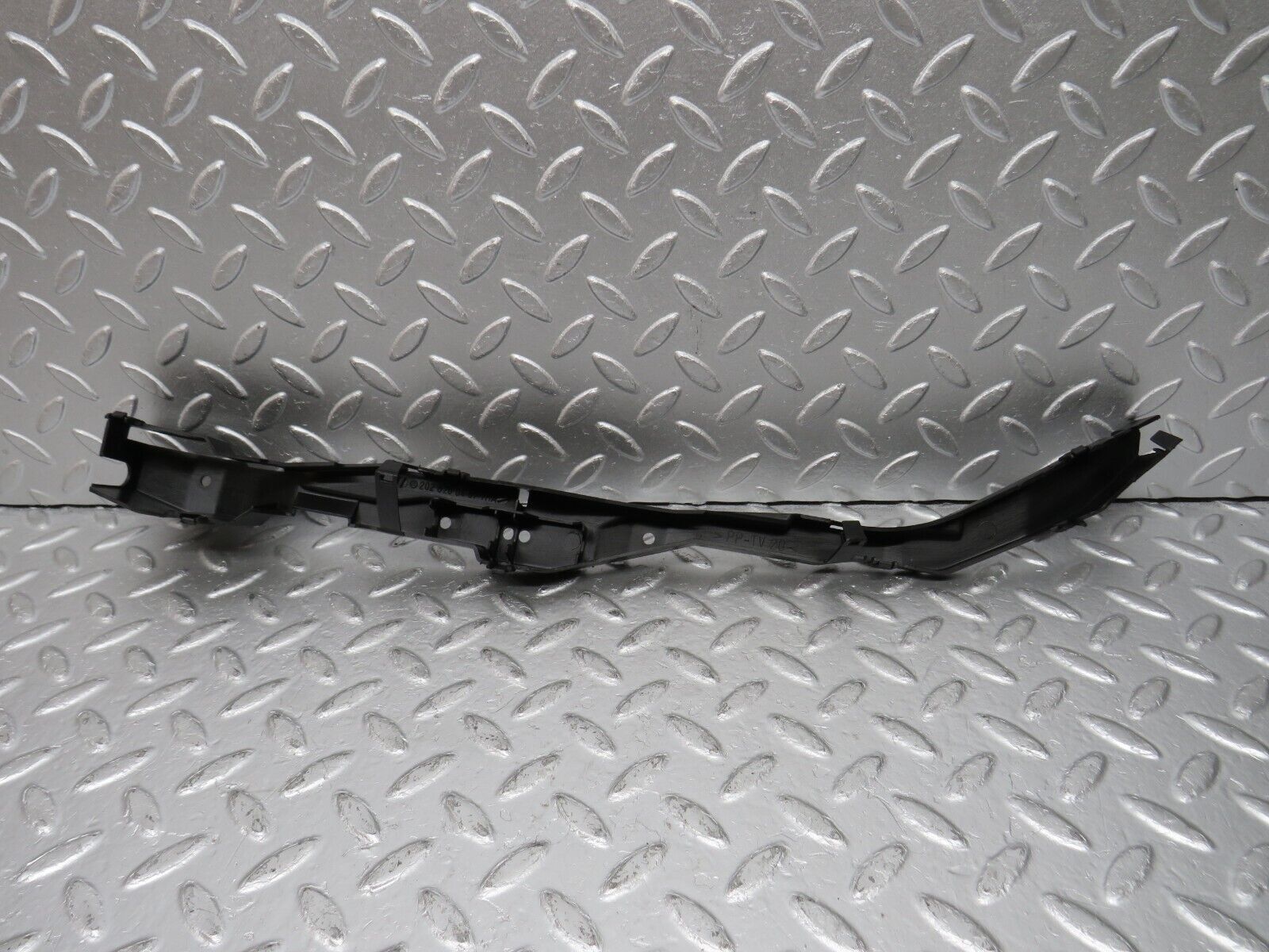 33298 Mercedes-Benz W202 C180 Front Panel Plastic Cover Trim 2026280407