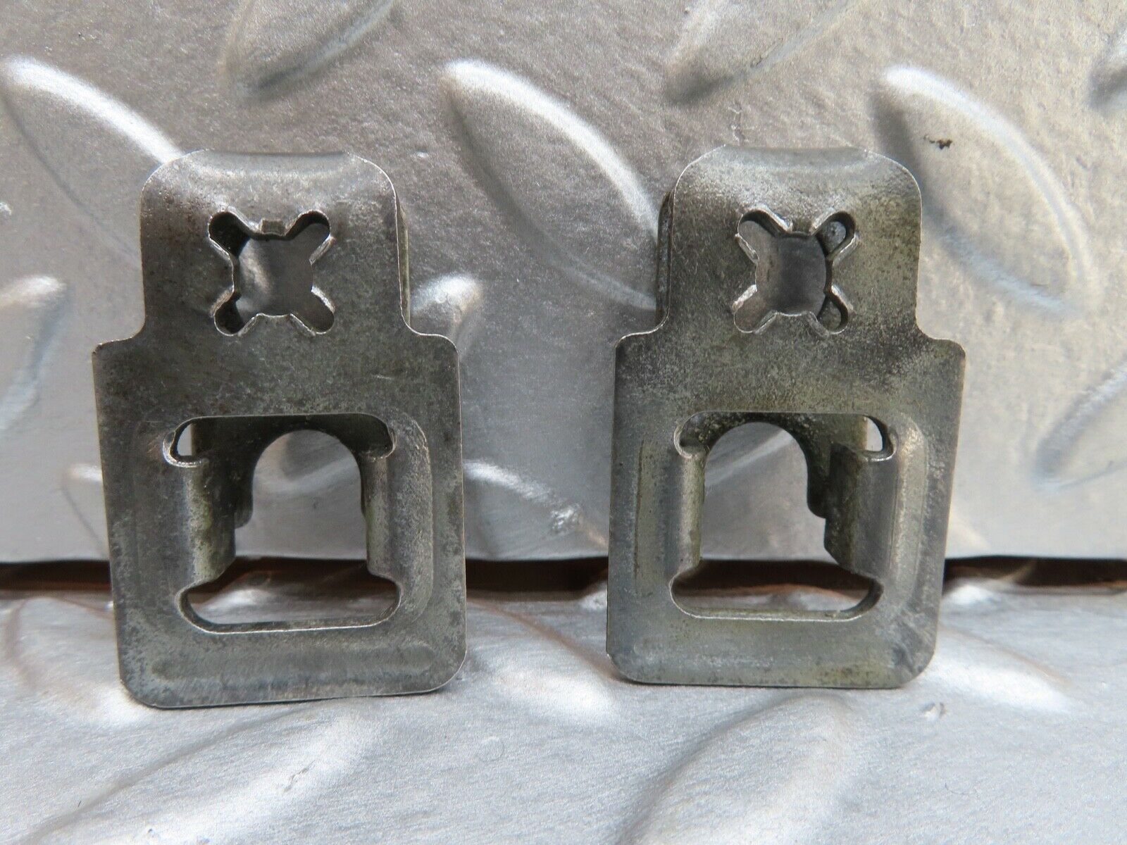 17507 Mercedes-Benz R129 300SL Coupe Fuel Injector Bracket Holder