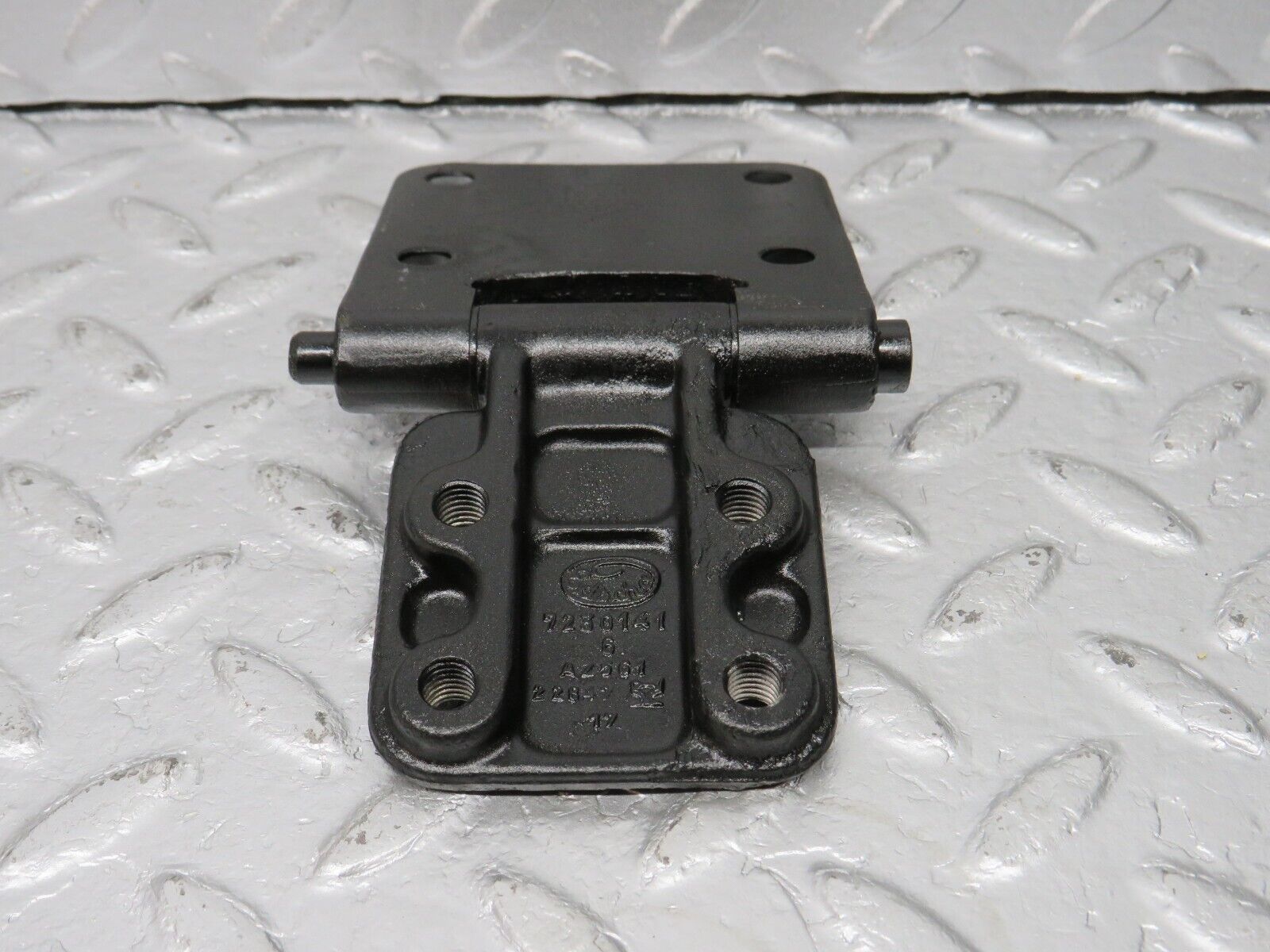 40481 Mercedes-Benz W110 230 Front Right Door Hinge