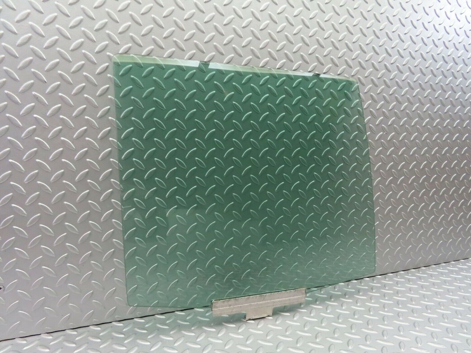 6748 Mercedes-Benz S124 E220 Wagon Rear Right Door Window Glass